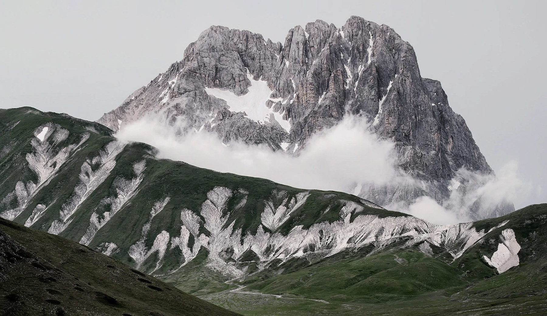 La natura disegna nel Gran Sasso