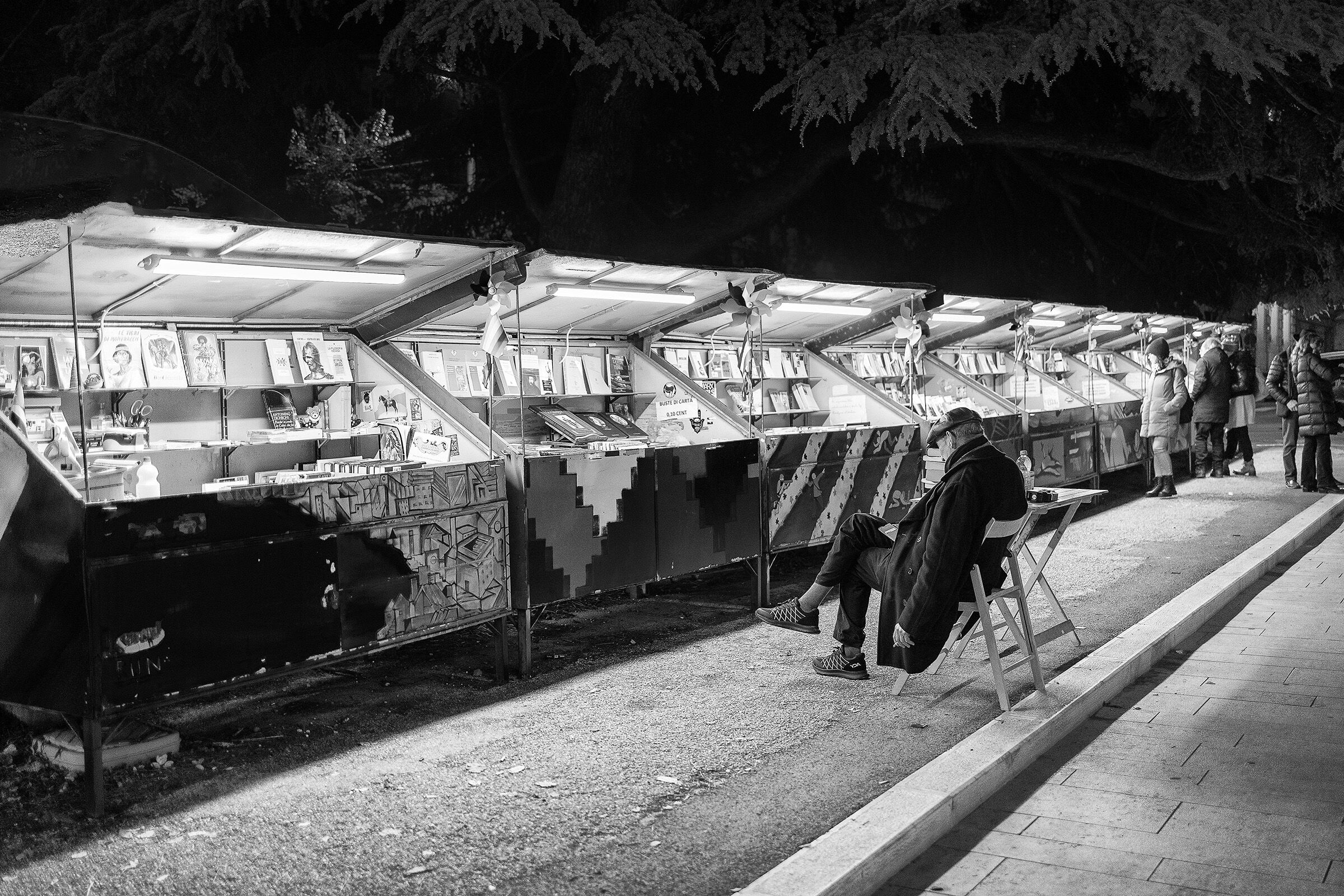The bookseller in Piazza Cavour