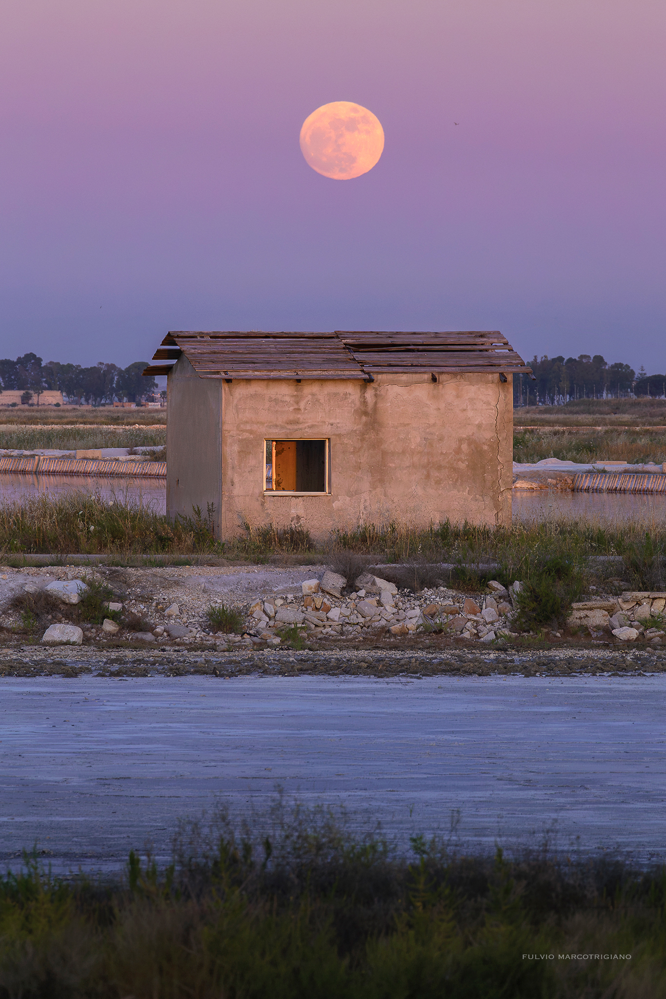 Luna piena in salina