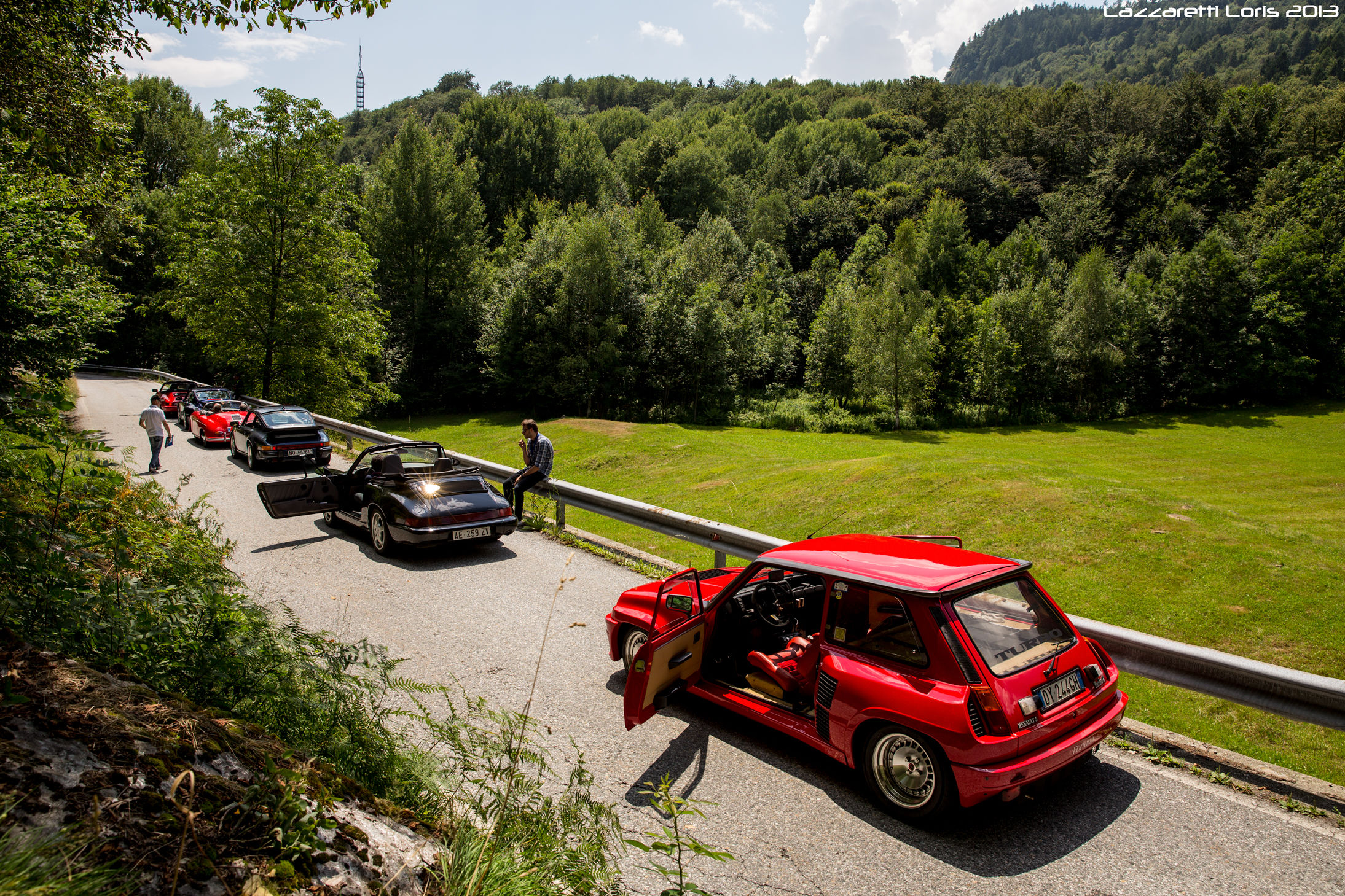 Cup Pomatt in the queue waiting for the bends