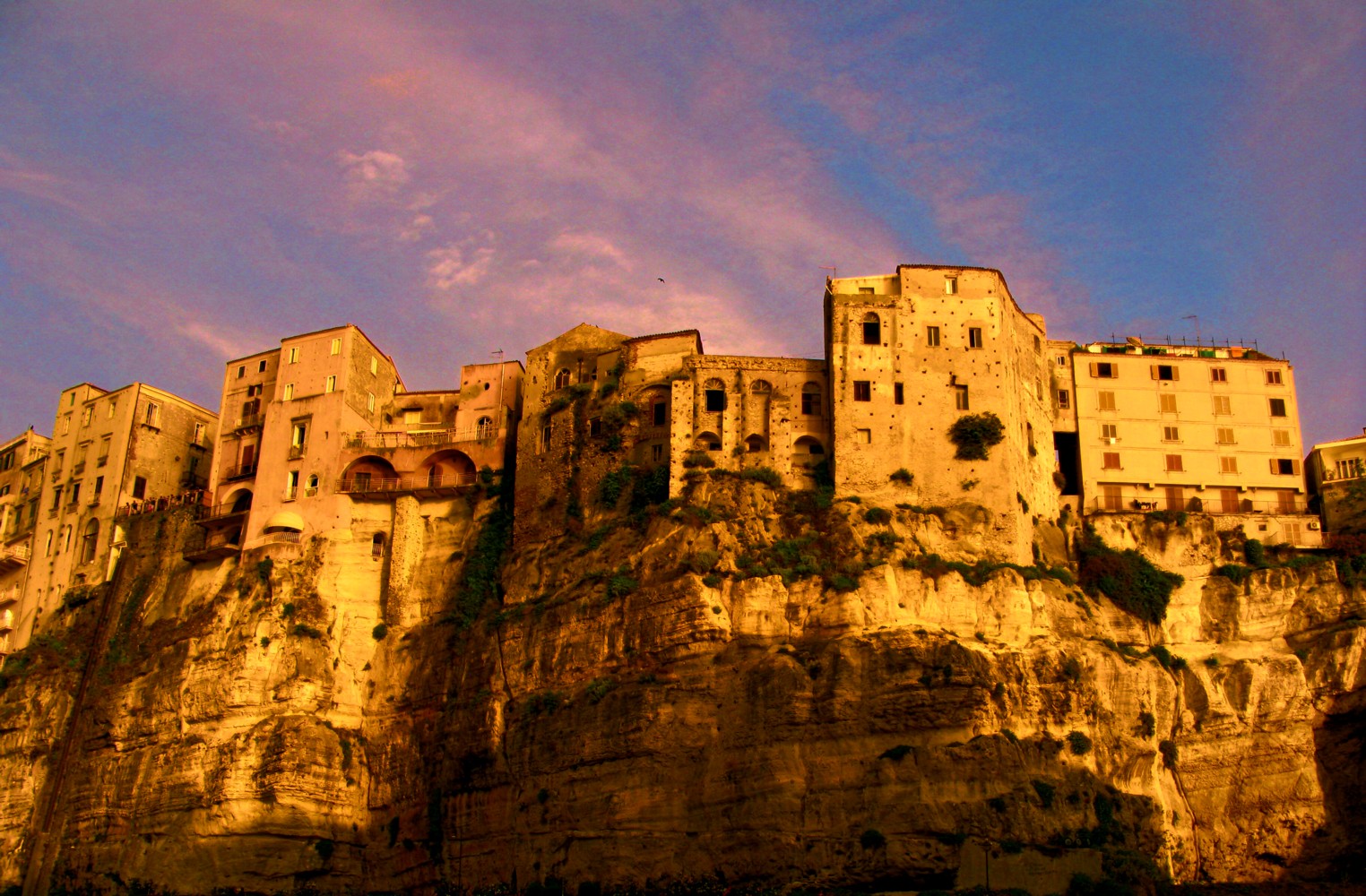 Y love Tropea