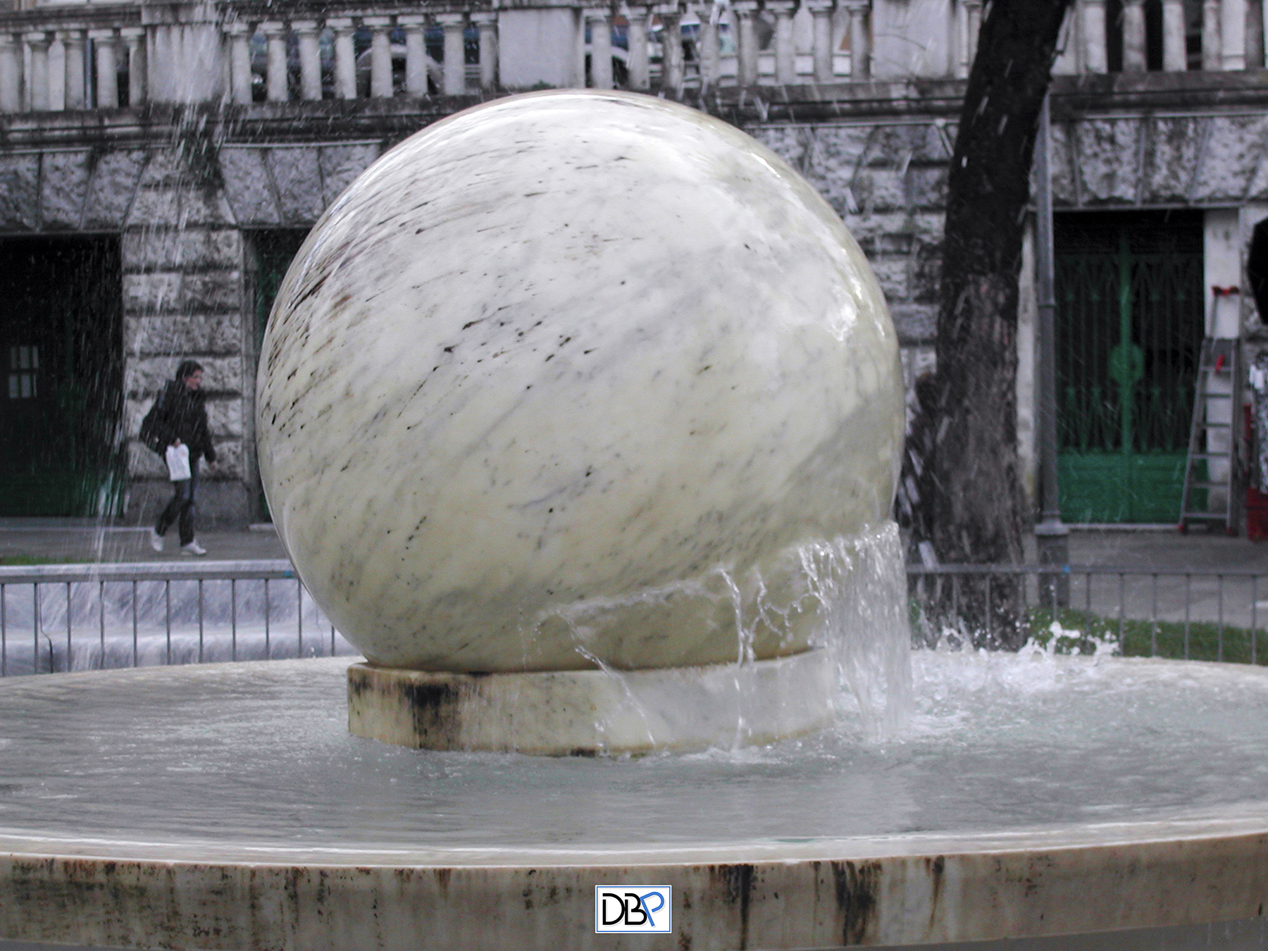 Sfera di marmo