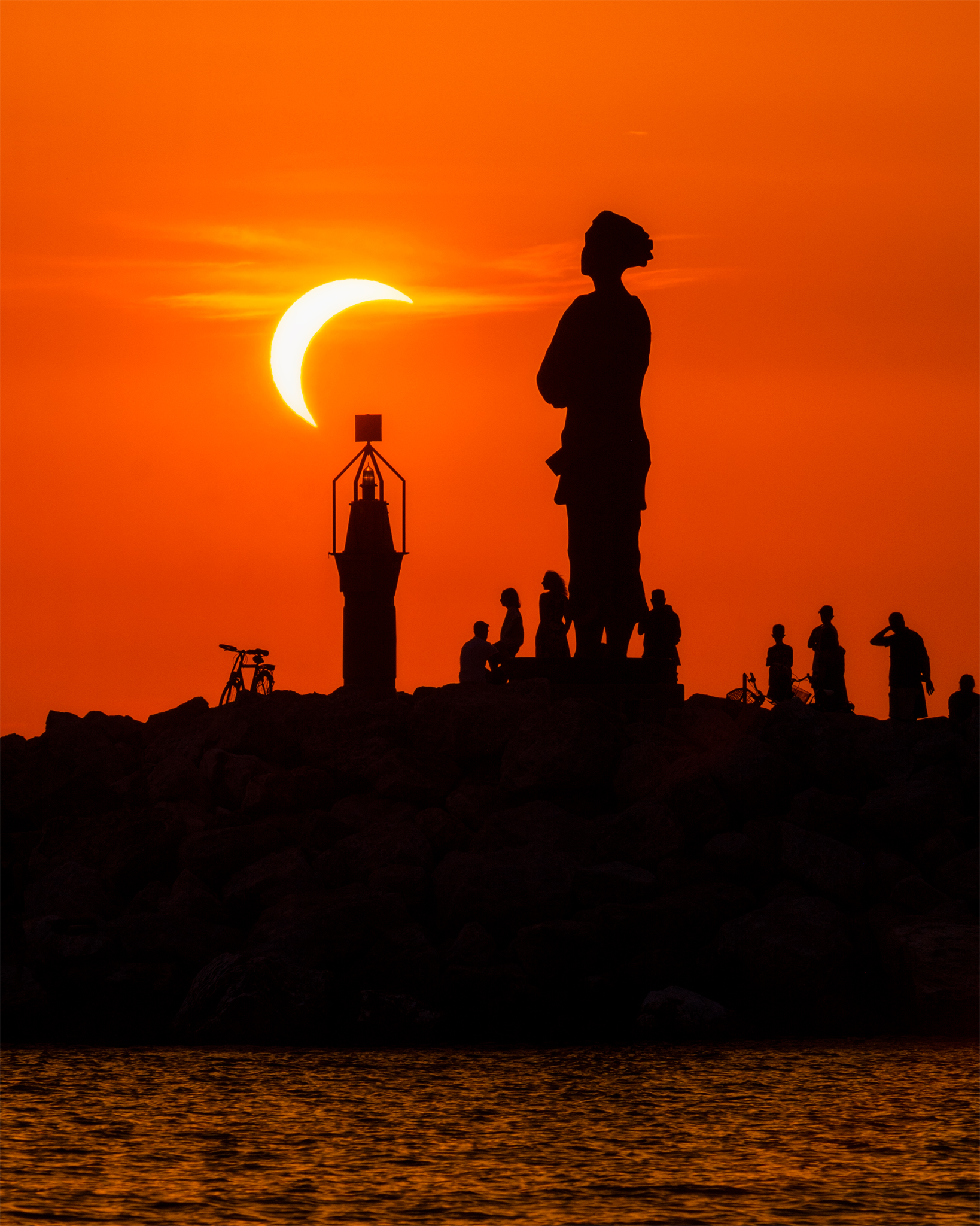 The Solar Eclipse and the Sailor