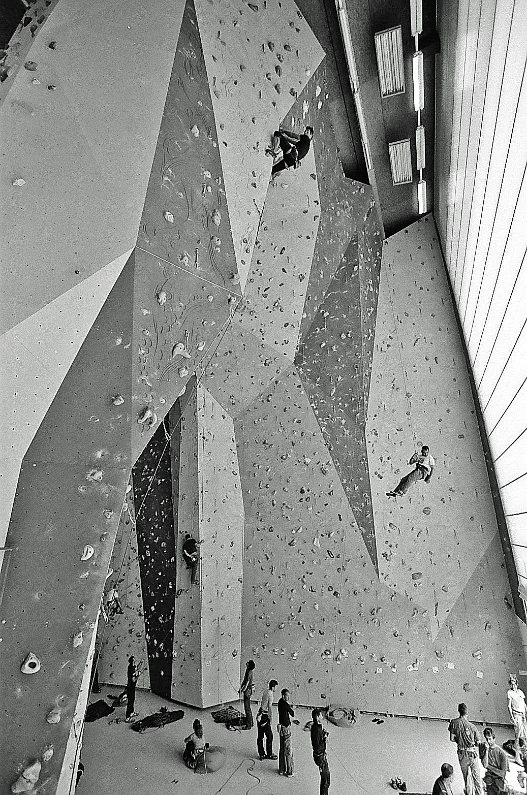 [...] c'é chi scende e c'é chi sale...