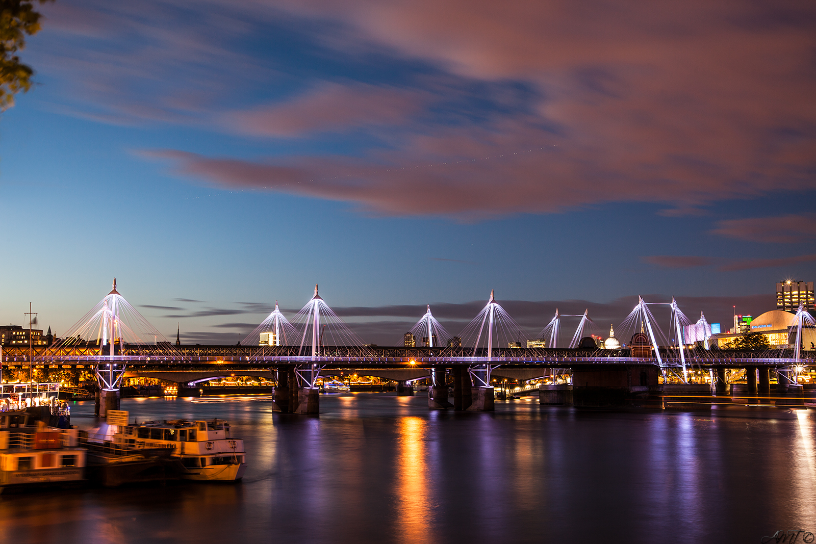 Hungerford Bridge