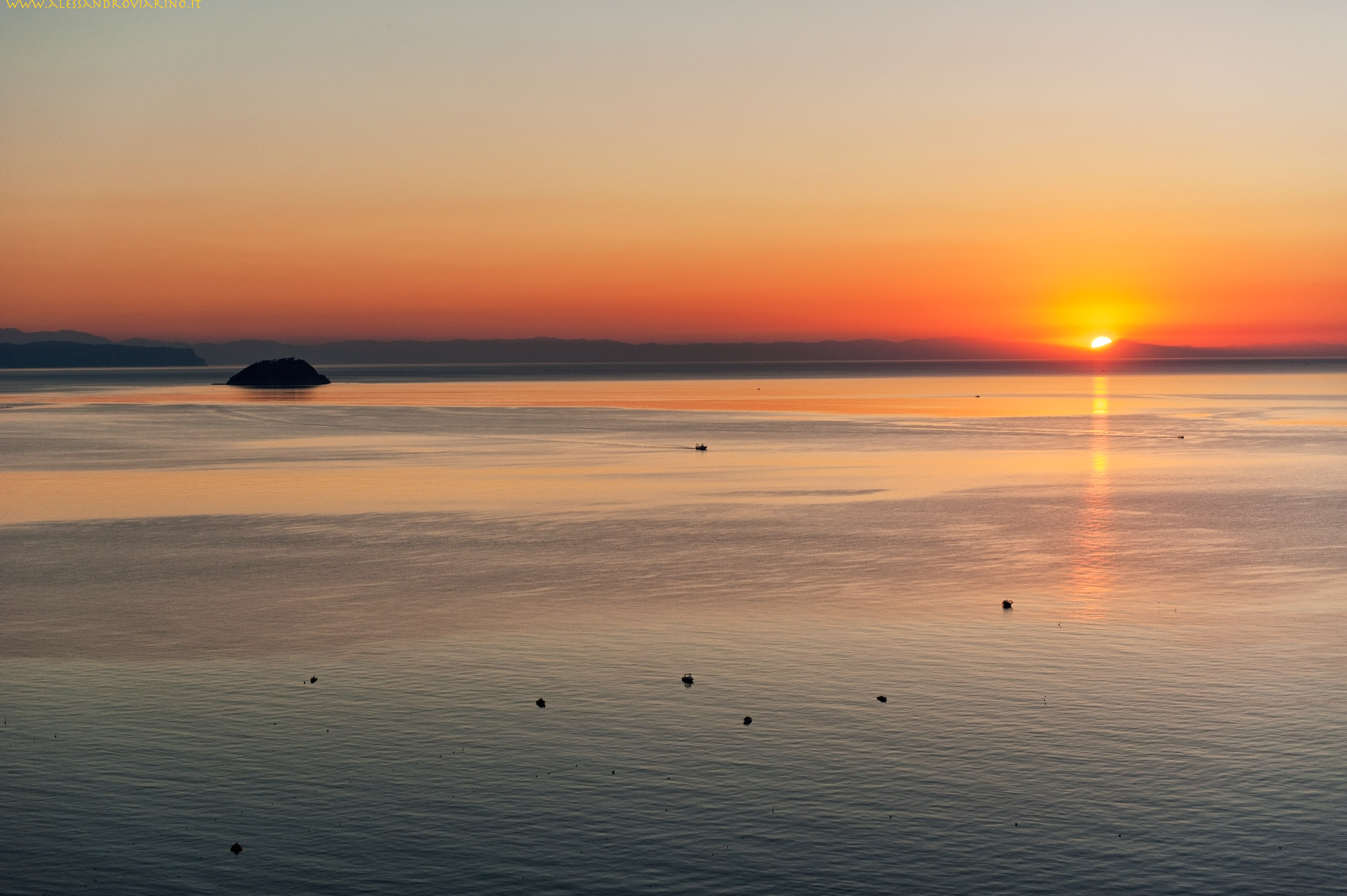 the sunrise over the Gulf of Alassio