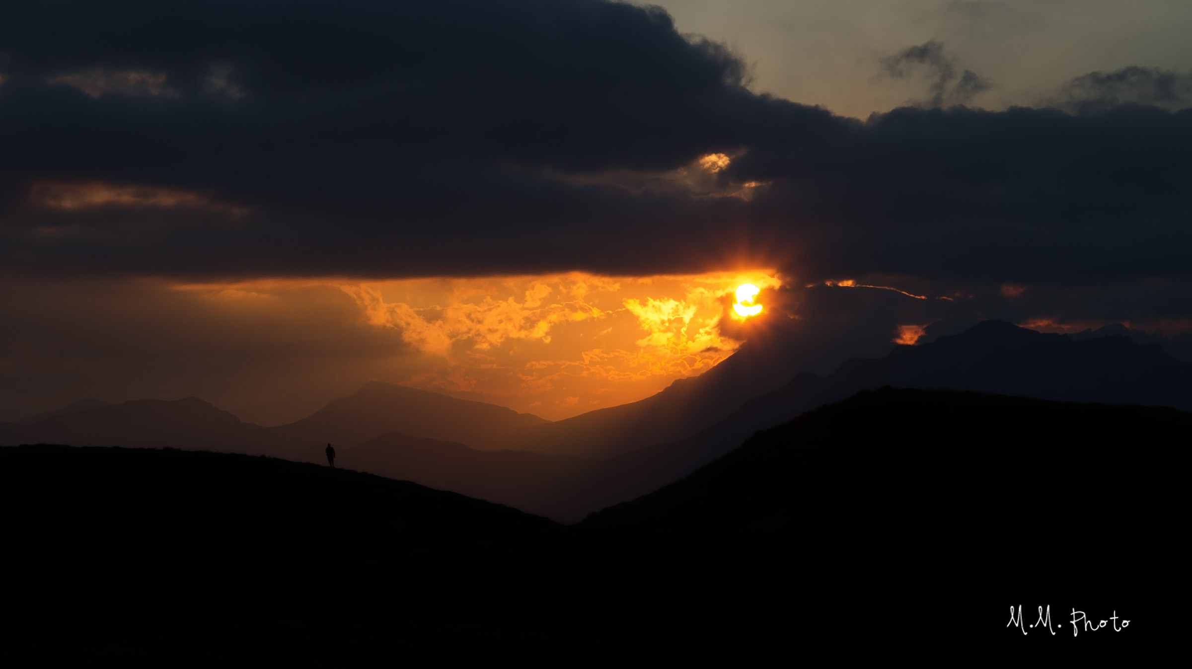 L'uomo e il tramonto
