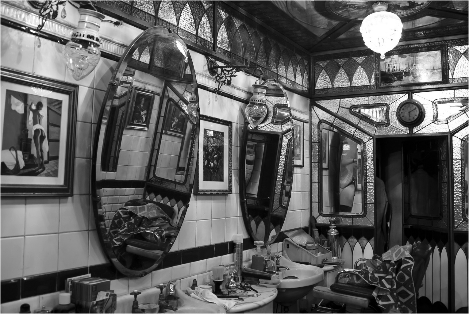 The barber Giacalone Genoa