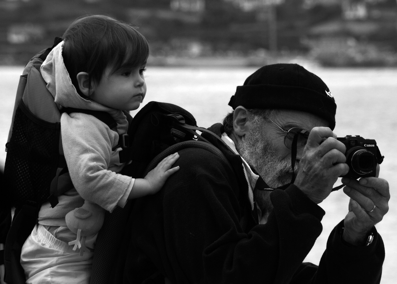 young helpers photographers