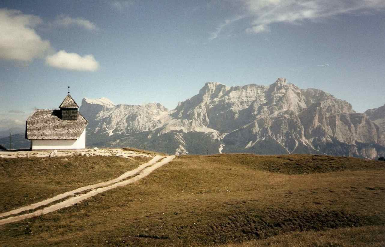 chiesetta al passo falsarego
