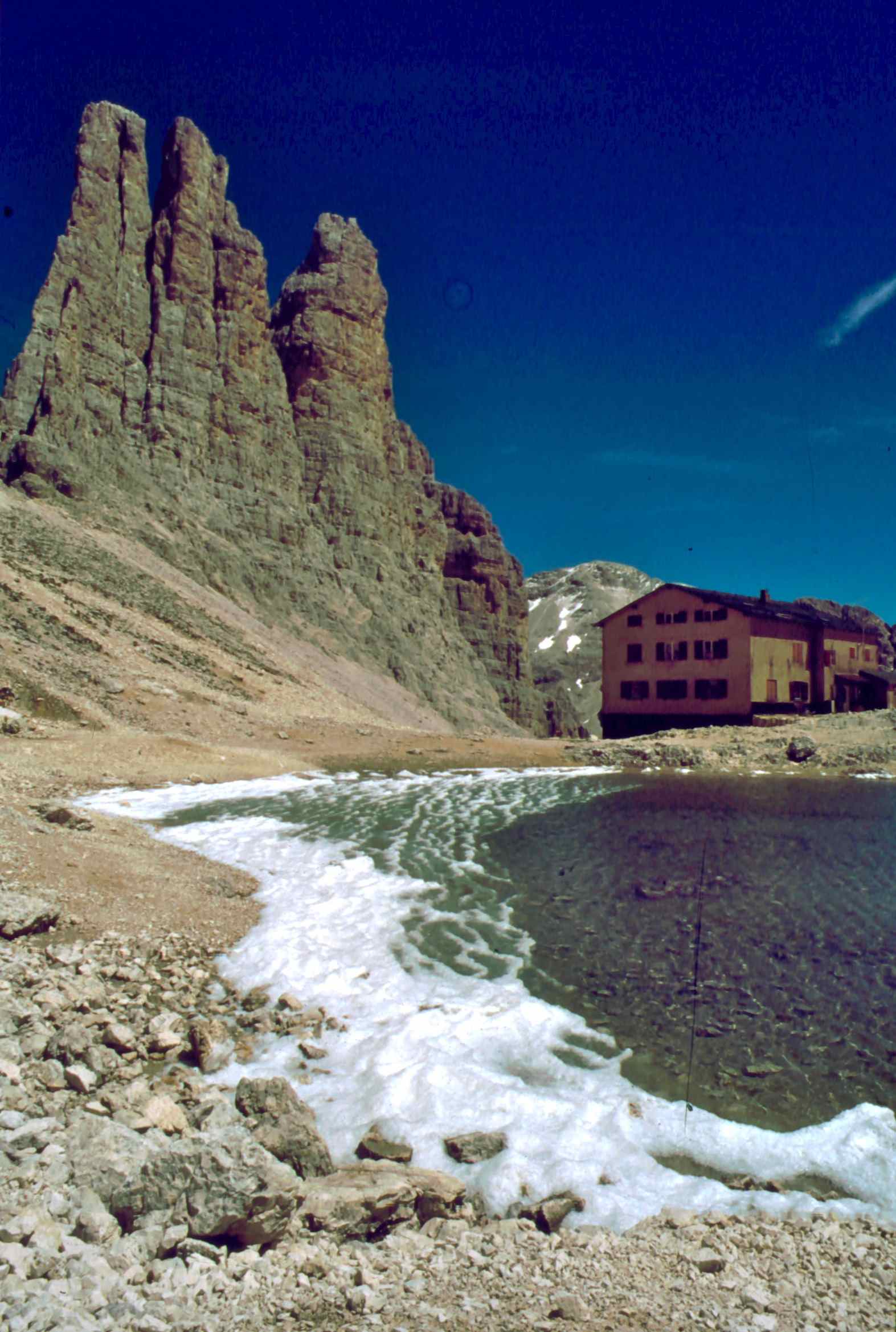 le torri del vajolet col rif. re alberto