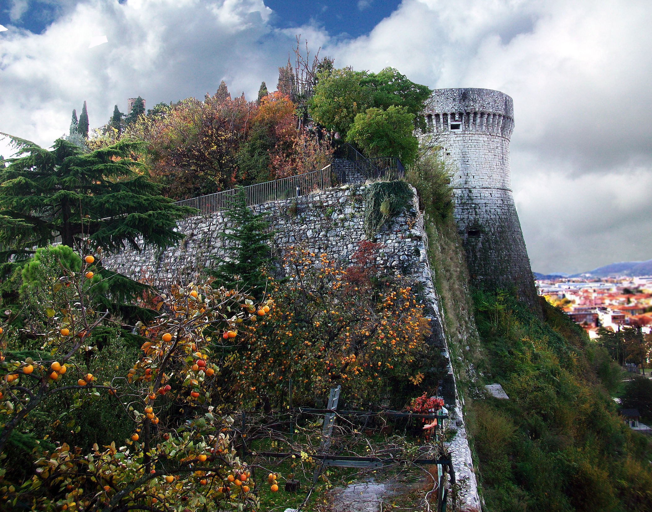 il castello di Brescia - lato nord