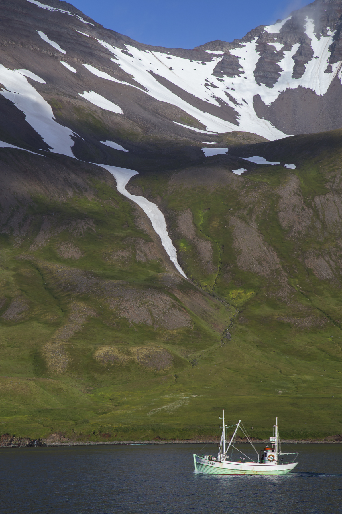 particolare del fiord di siglufjordur