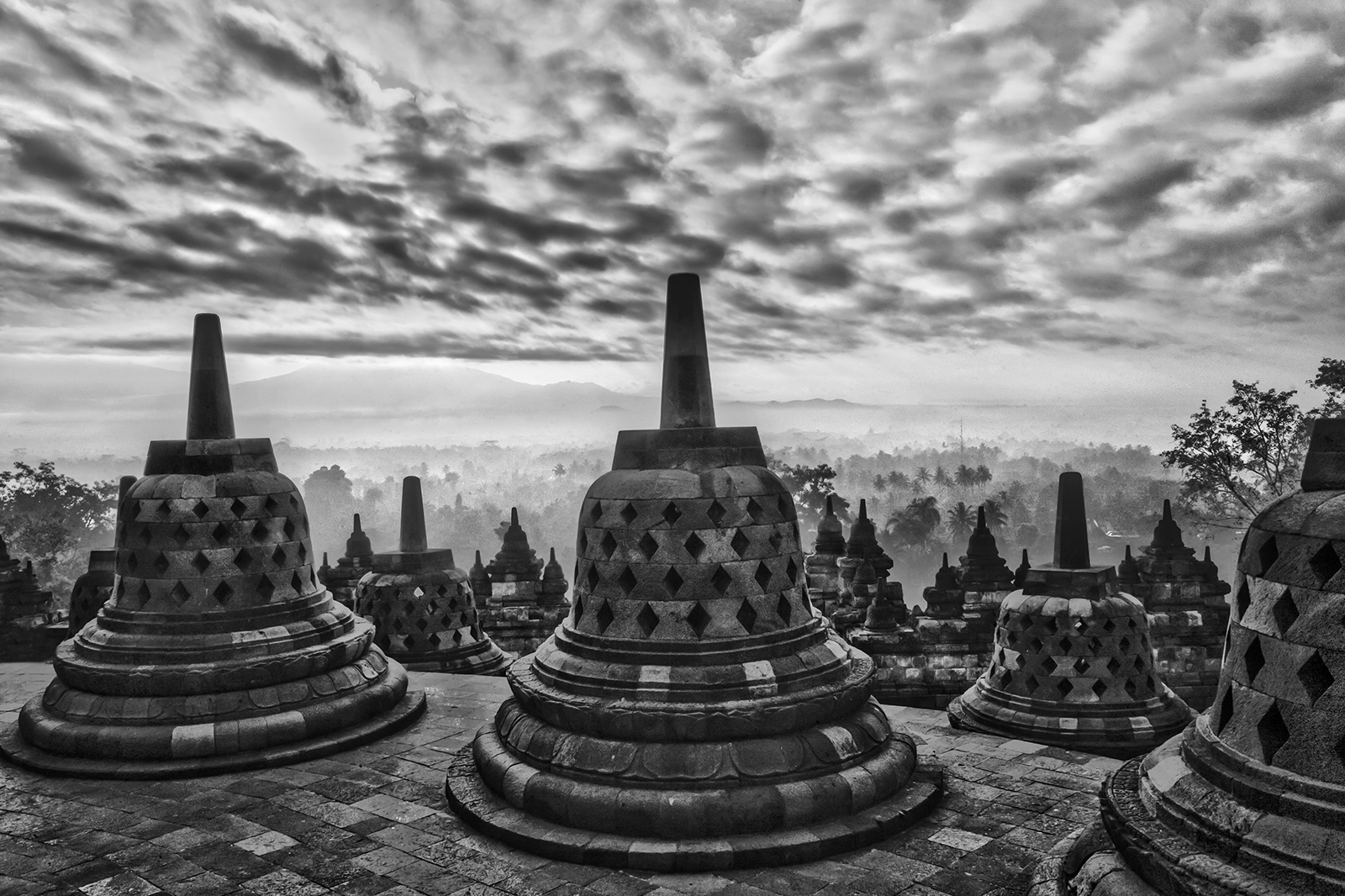 Borobudur in BW