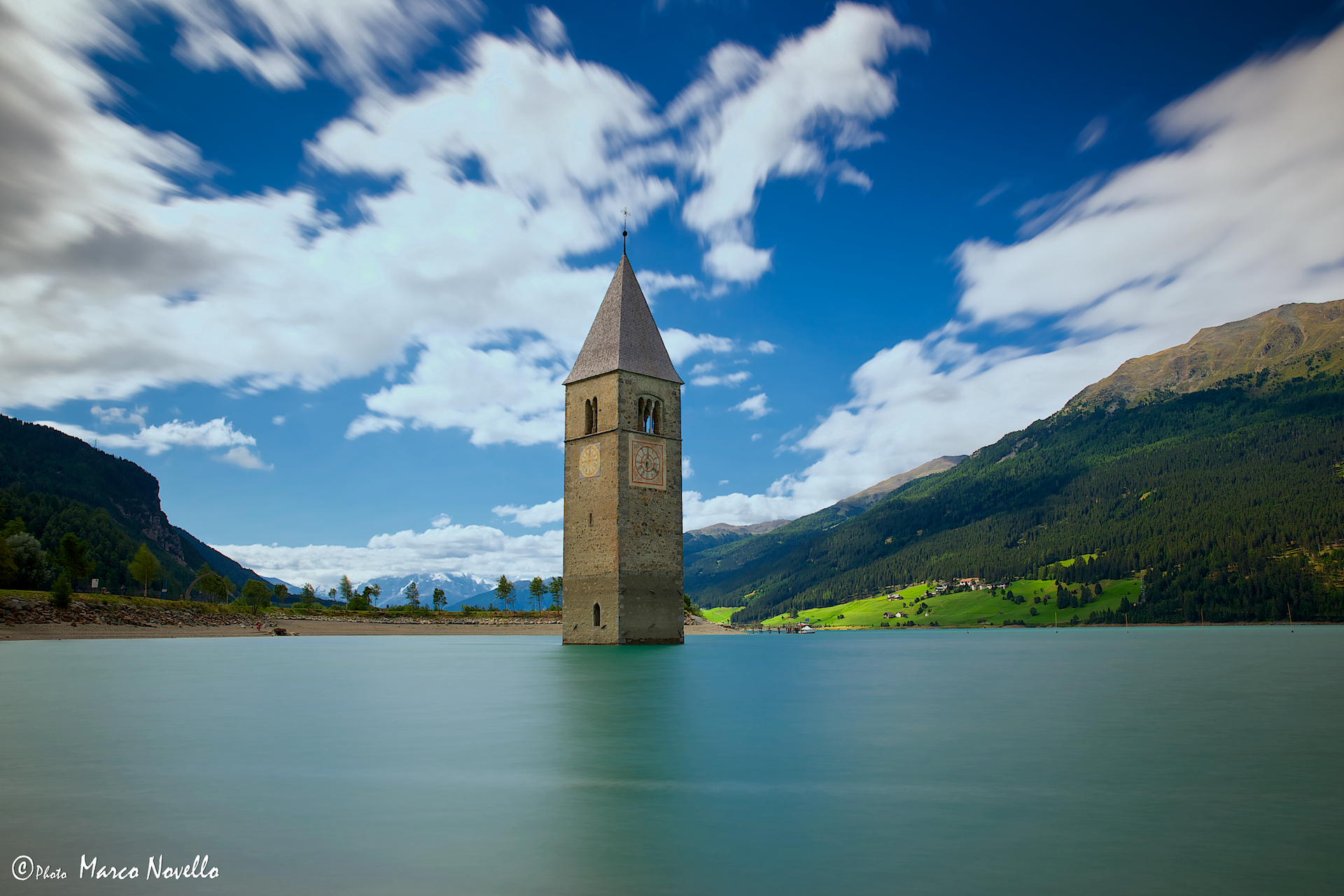 La in mezzo al lago...