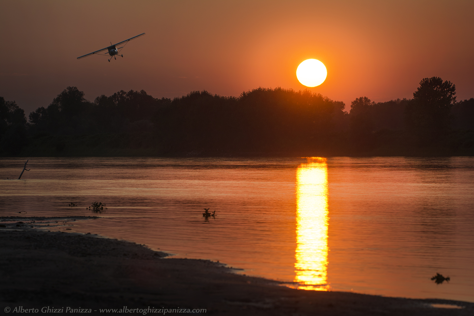 The river, the sun .... and the plane