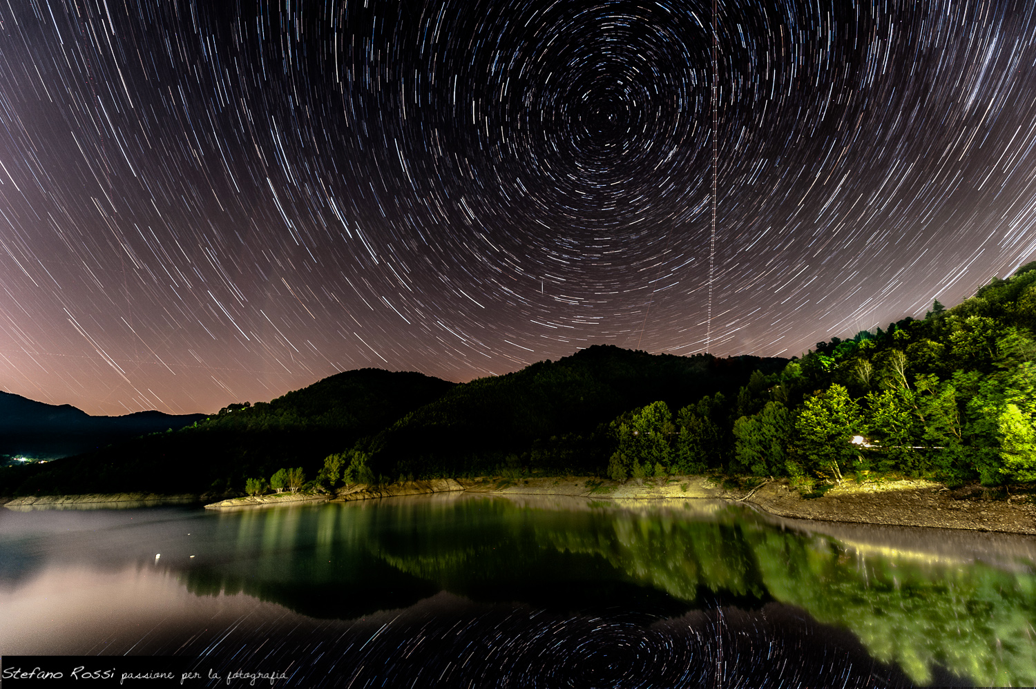 lago Brugneto star trails multishot