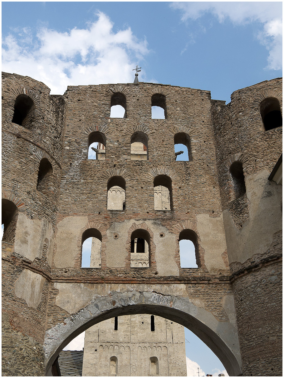 Susa-Portal Romano 1