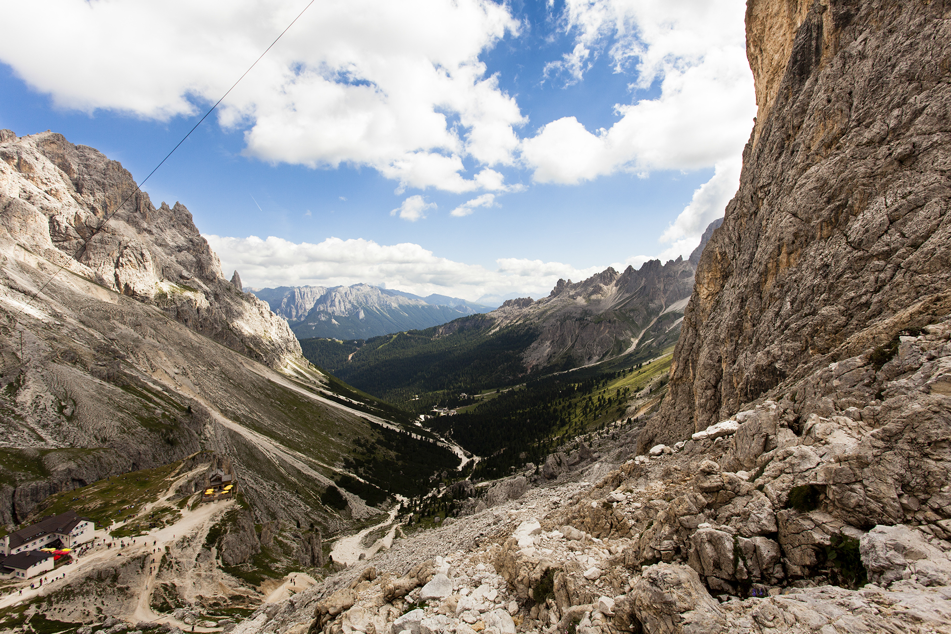 Scendendo dal Rif. Re Alberto verso il Vajolet