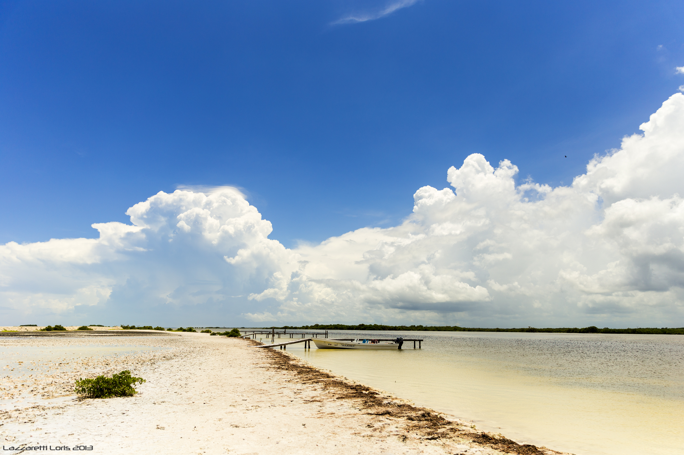 Walking on the beach in Rio clay Lagardos