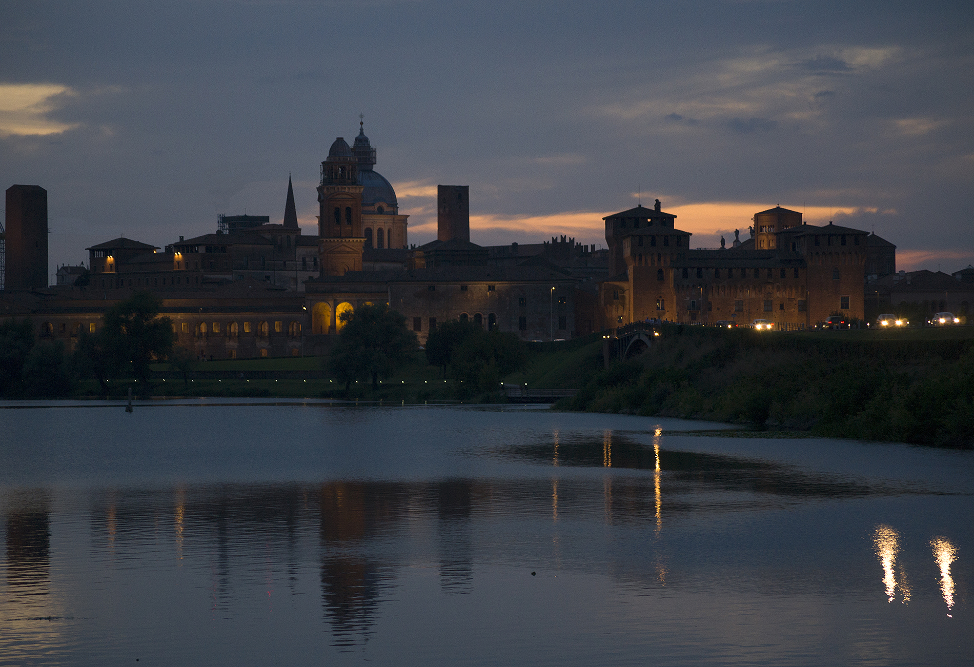 Mantova by night