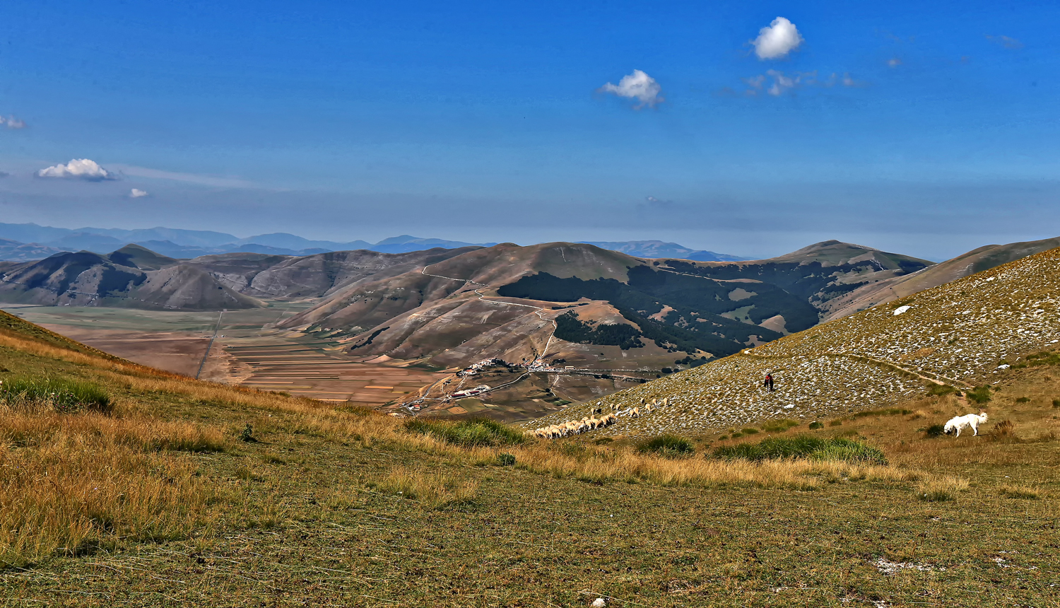 Castelluccio ....... seen from Forca Viola!