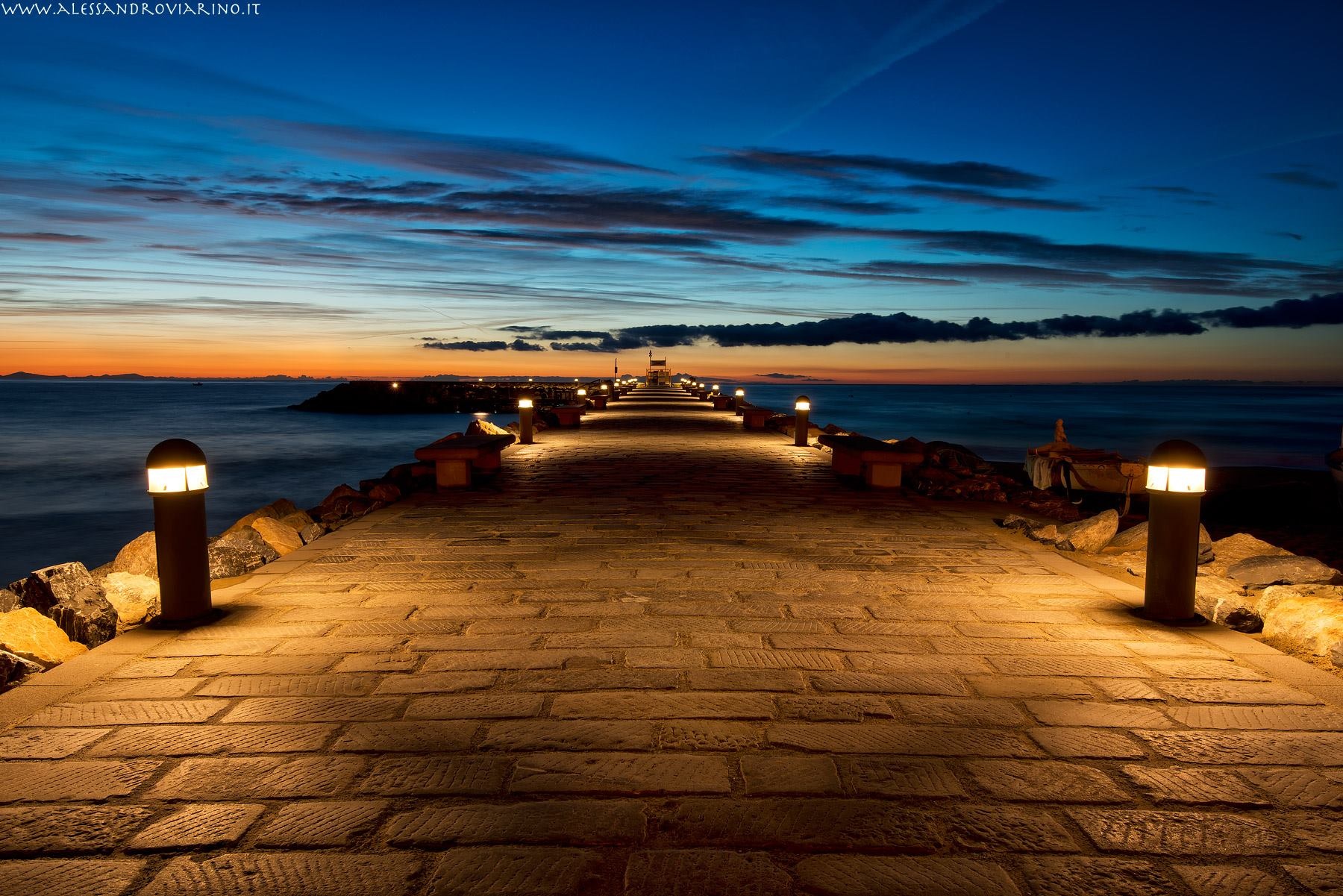 Laigueglia, the pier at dawn