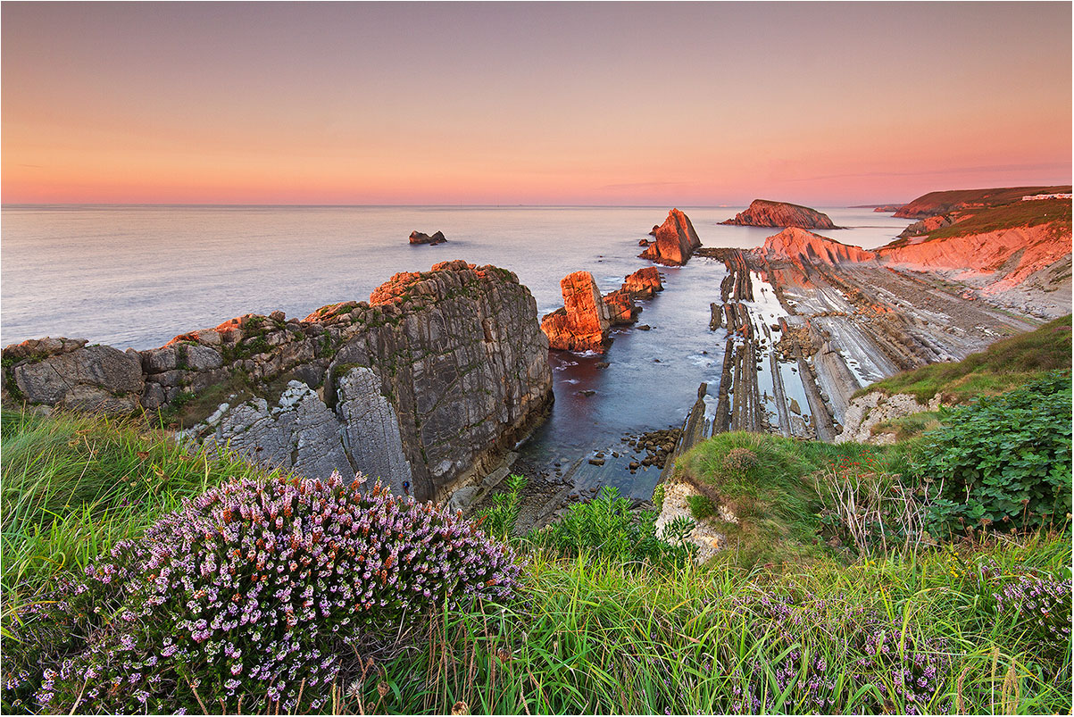 cantabria: costa quebrada - playa de la arnia