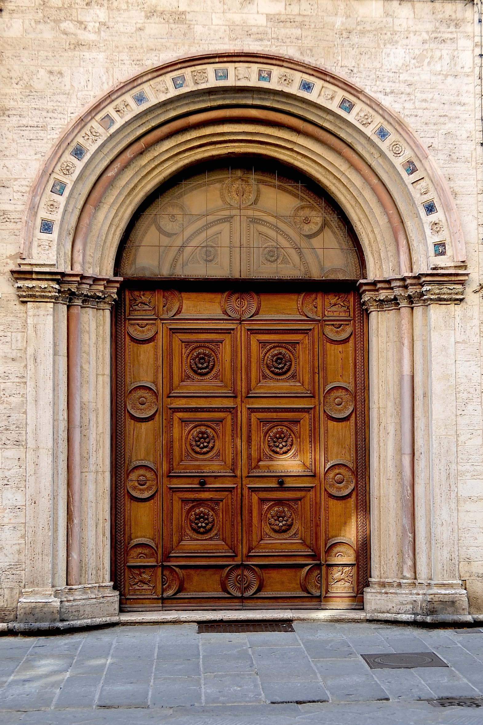 Perugia, portale Nobile Collegio del Cambio