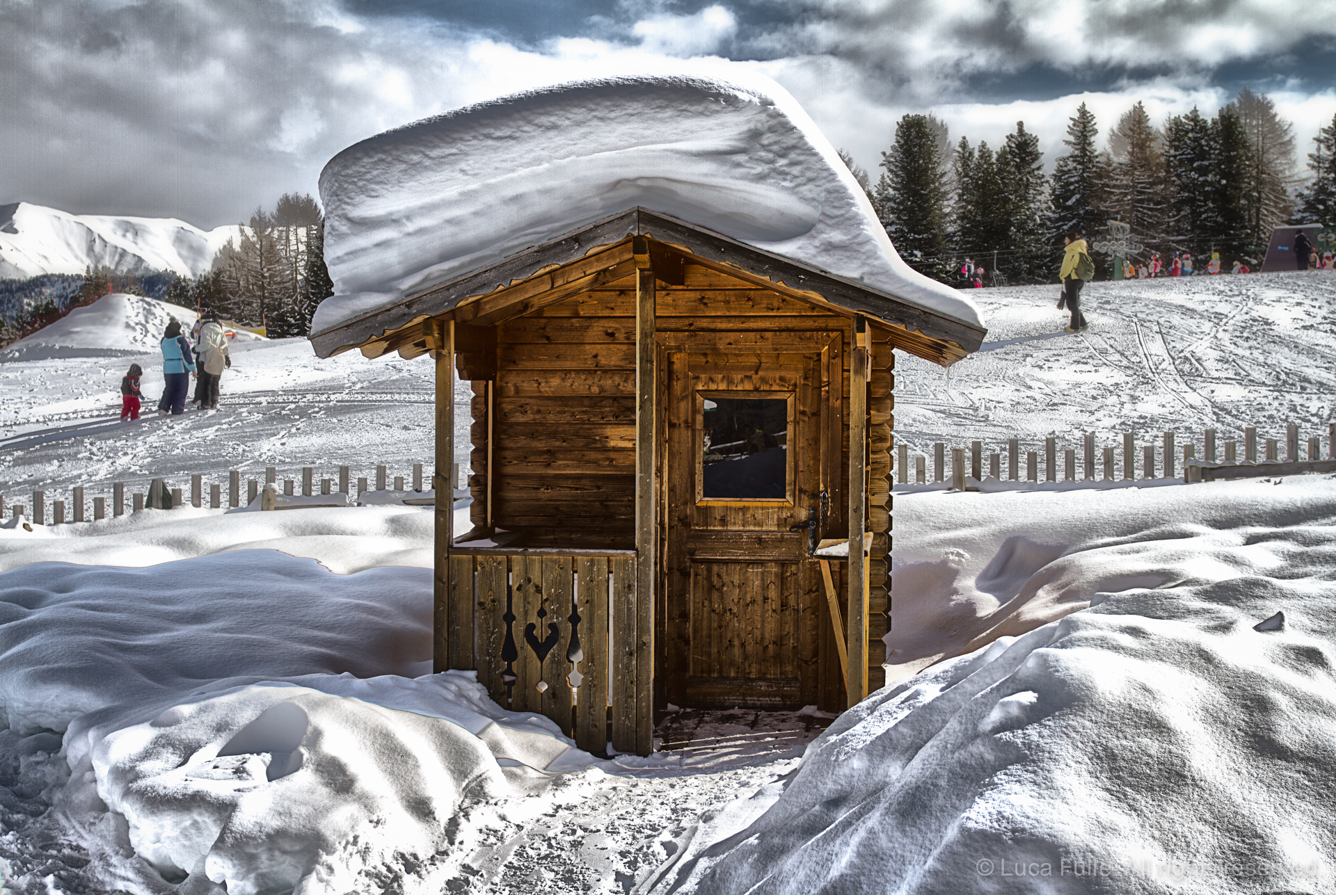 La casetta sotto la neve