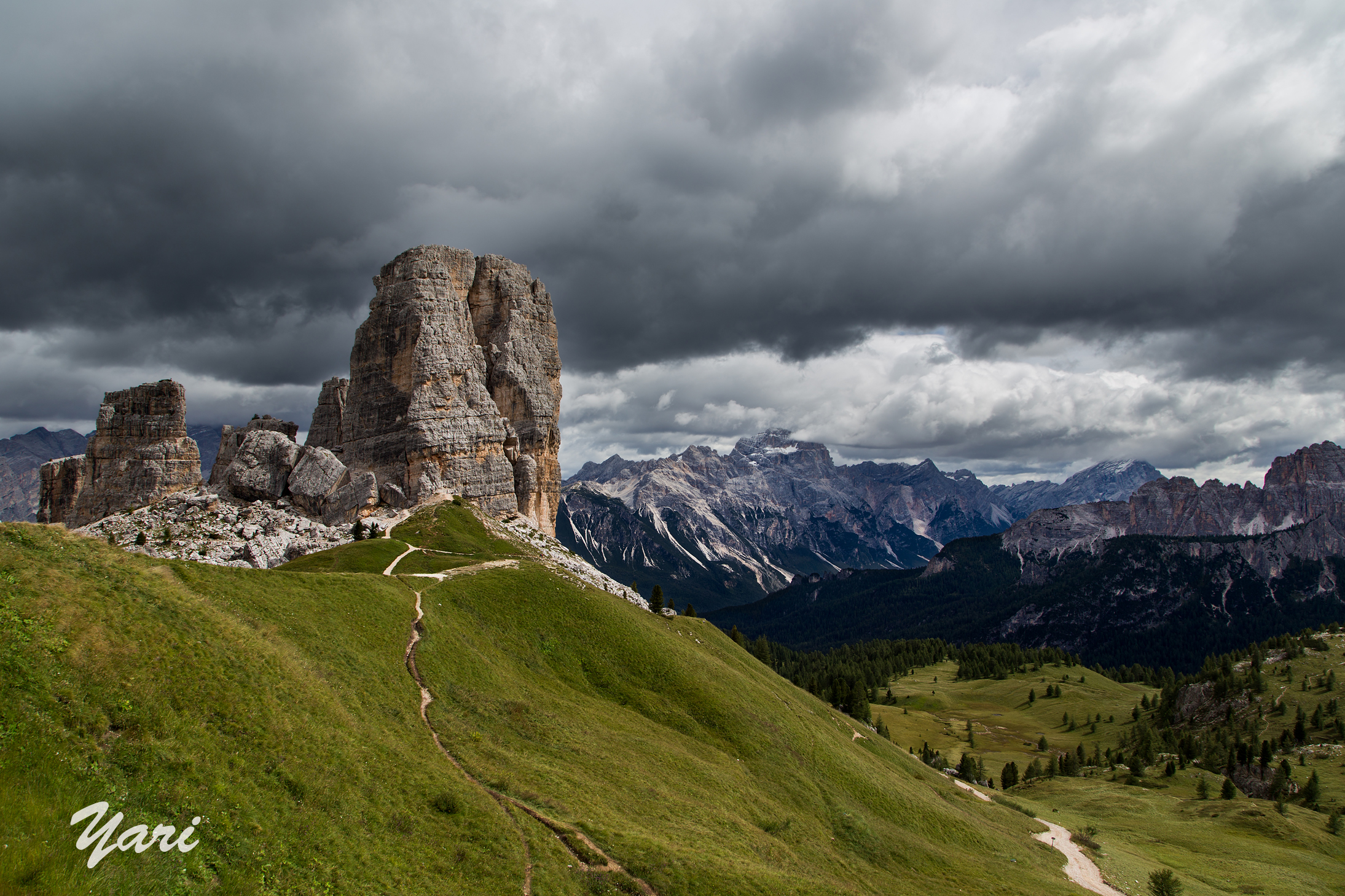 The Dolomites at the foot of the Cinque Torri ..
