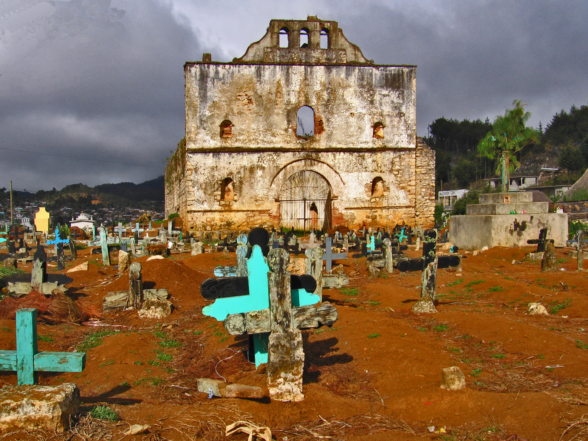 Terra rossa e cielo nero
