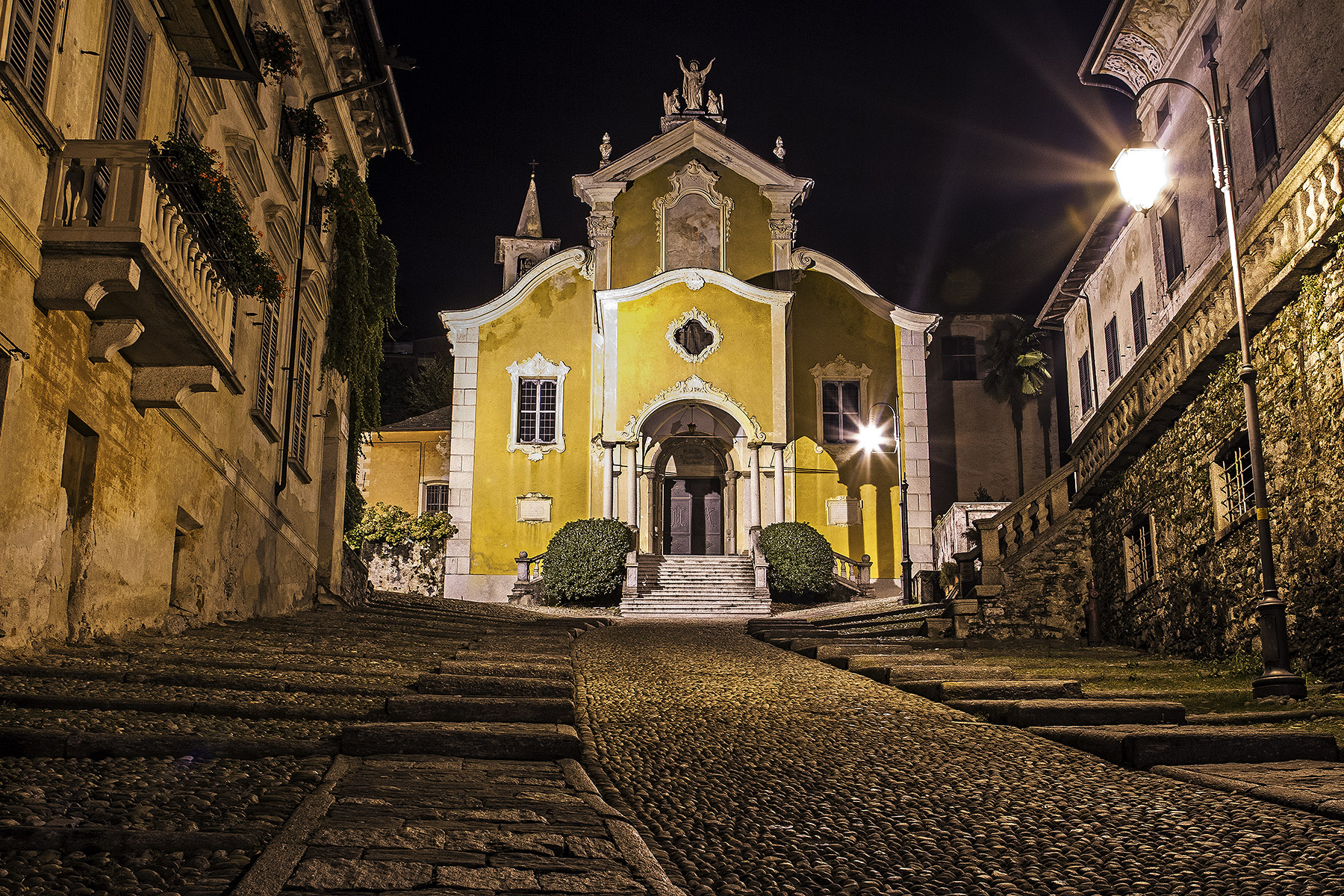 Orta San Giulio in notturna.......