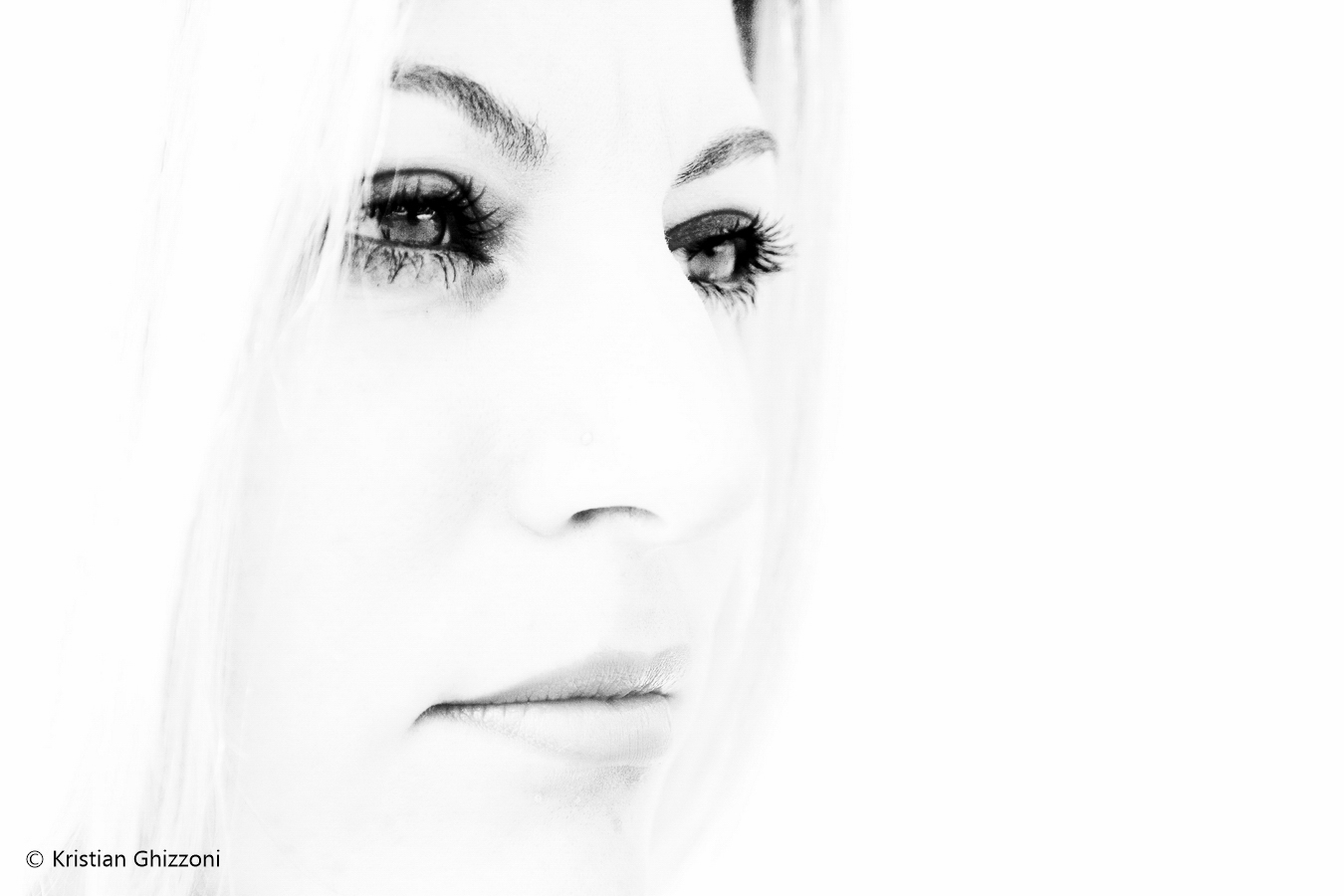 Manuela in High-Key extreme