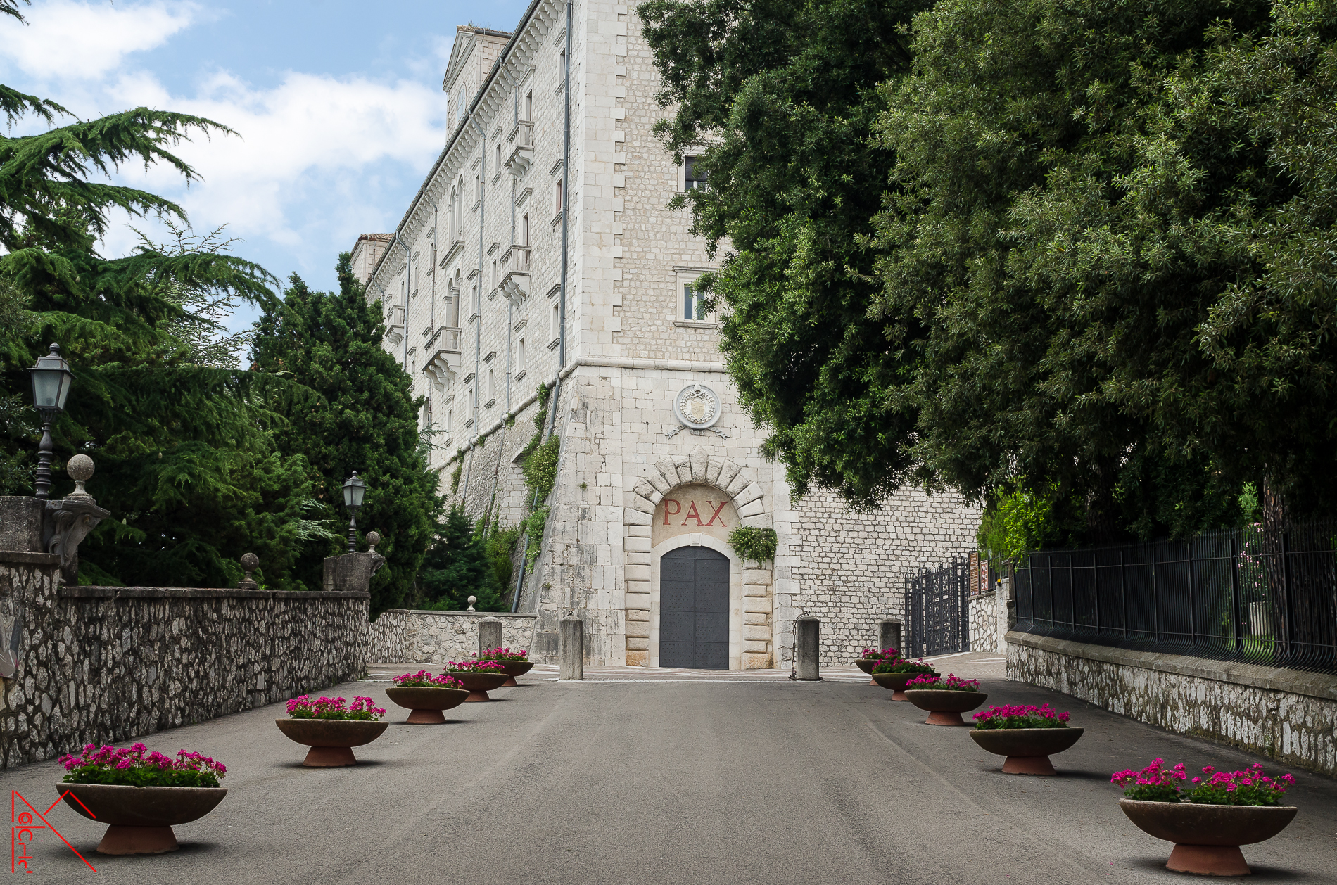 Driveway to the main entrance