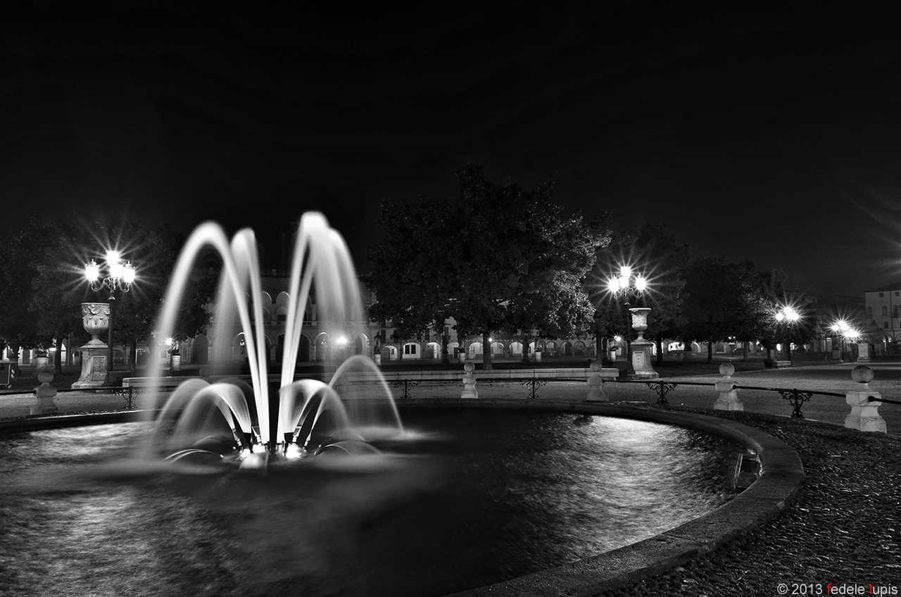 Padova, notturno. Prato della Valle.