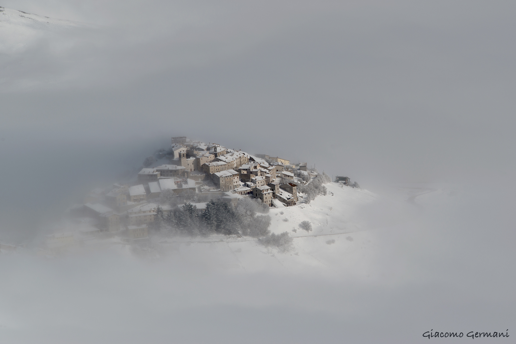 Country in the Mist (Village into the fog)