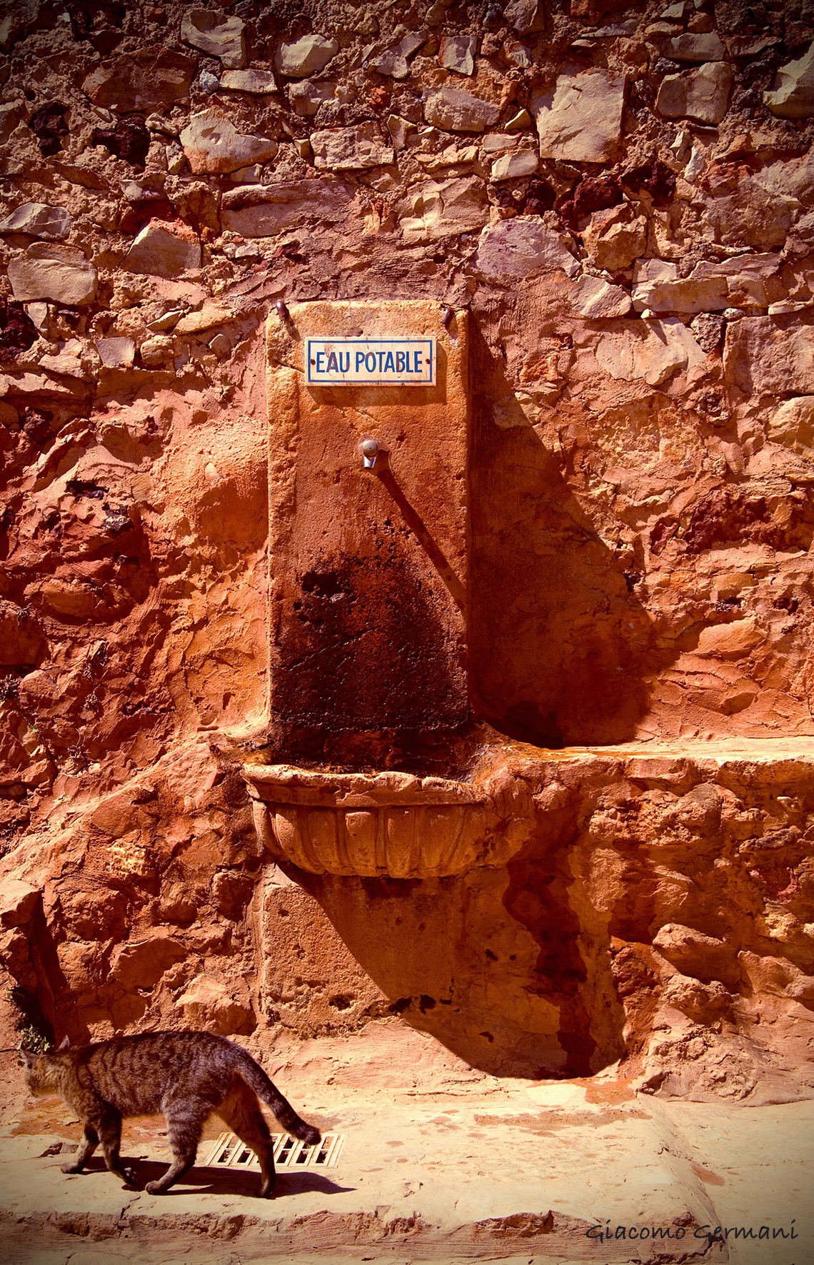 Fontaine Rouge (Roussillon)