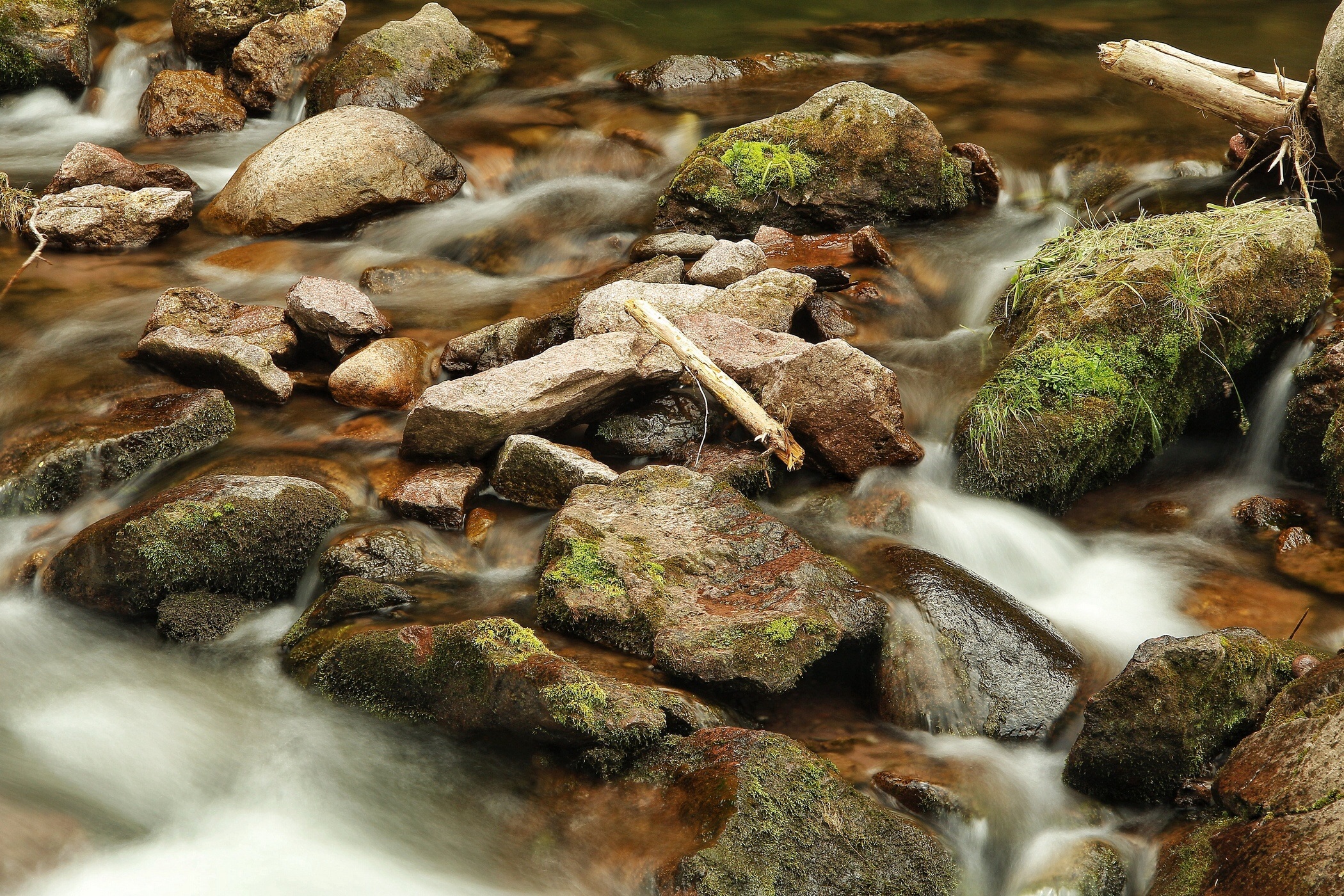 Lo scorrere dell' acqua