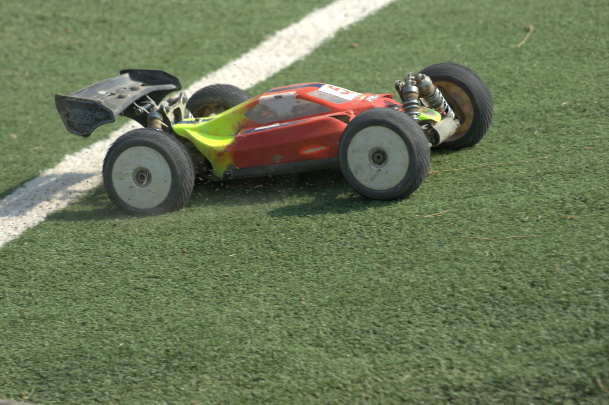 Off-road 1:8 scale before jumping.