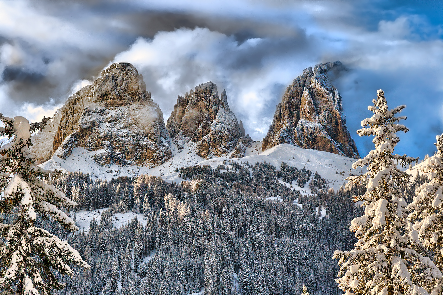 Raggi di sole sul Sassolungo