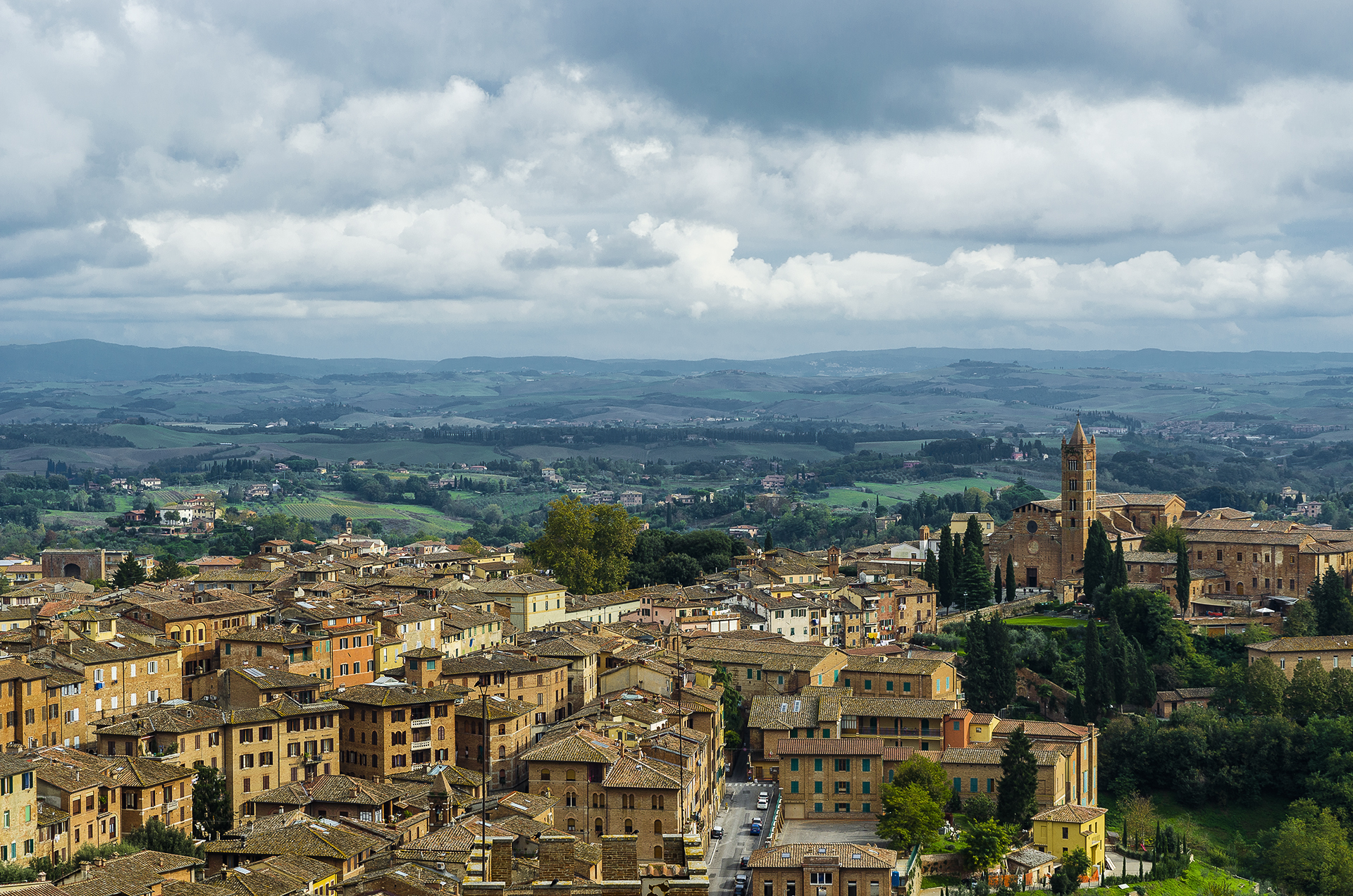 Siena: panorama verso sud dal frontone del duomo