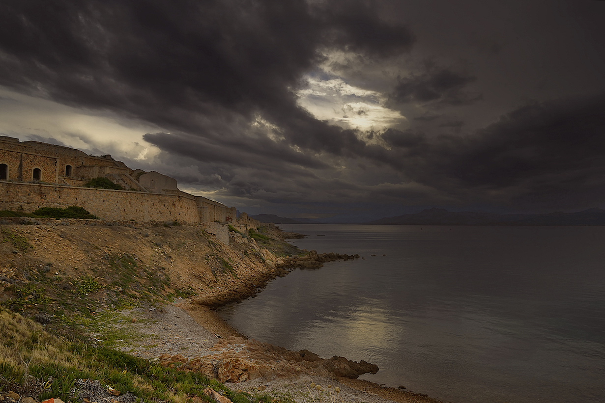 fortificazione di Punta Rossa (caprera)