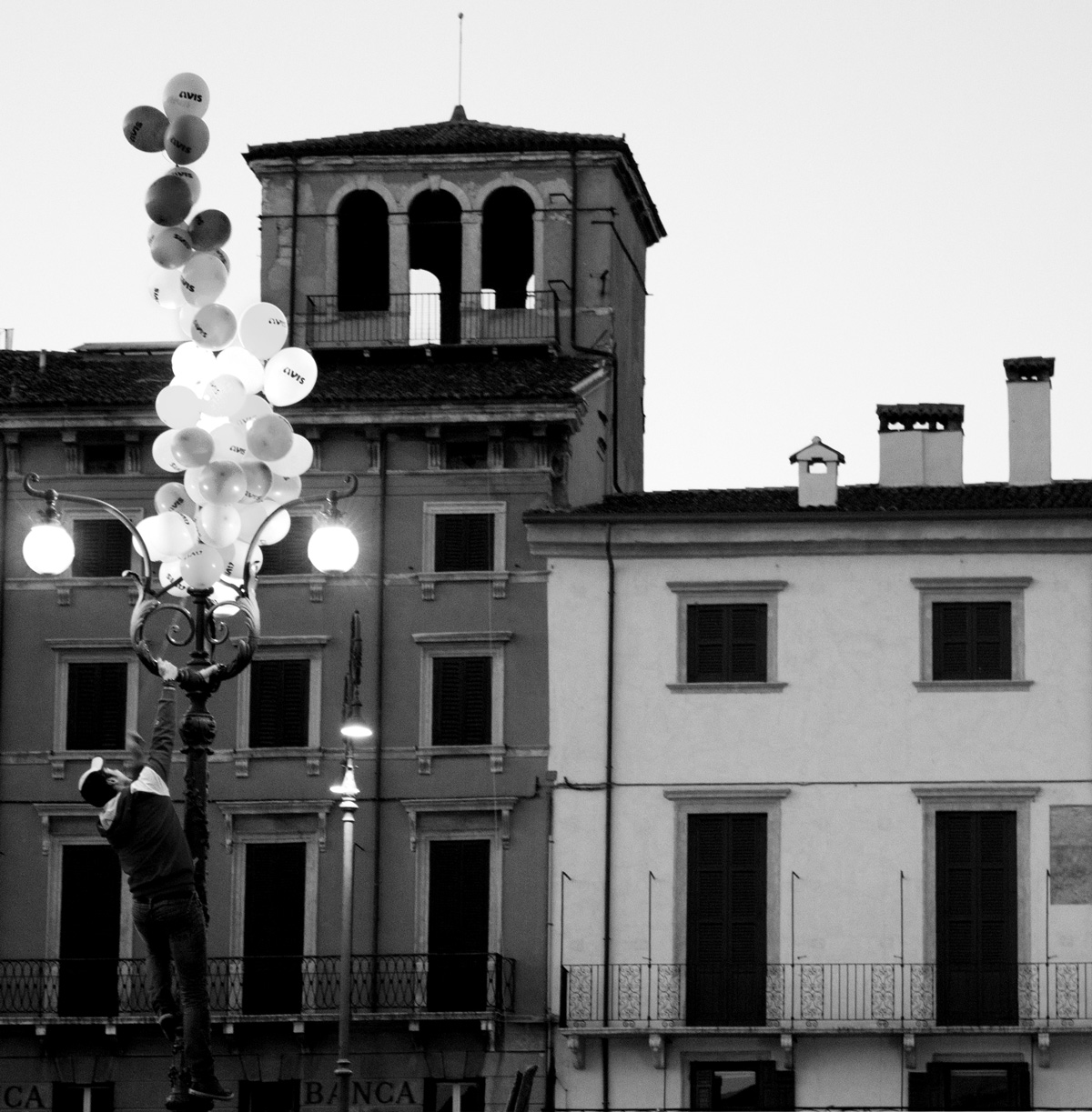 l'uomo dei palloncini