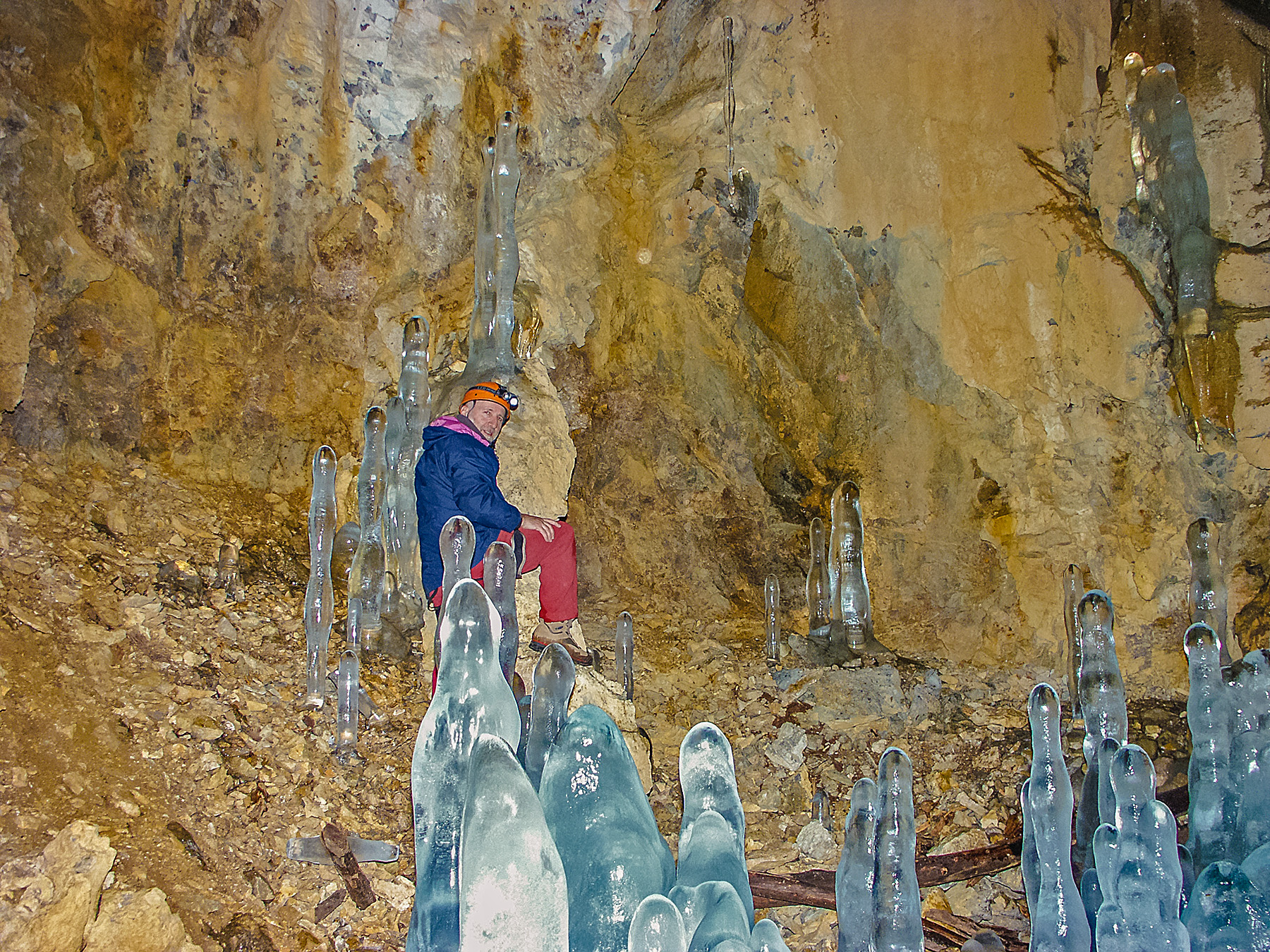 Grotta della Ghiacciaia del Moncodeno