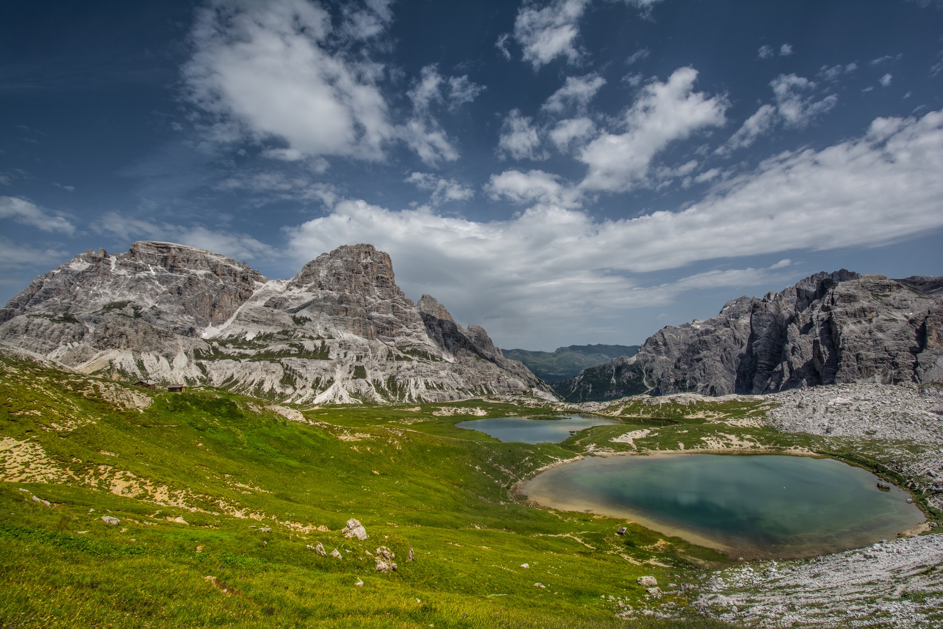 laghetti visti dal rifugio locatelli