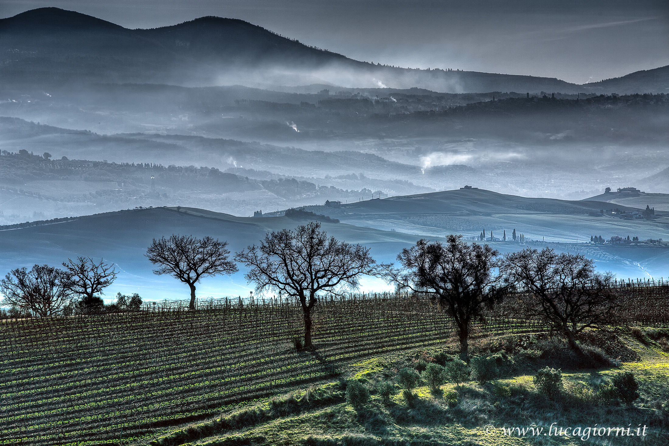 Una fredda mattina nelle valli sotto al monte Amiata