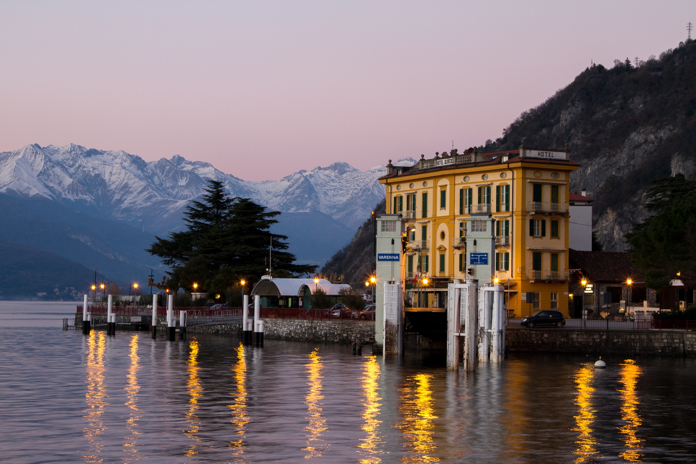 Varenna al crepuscolo
