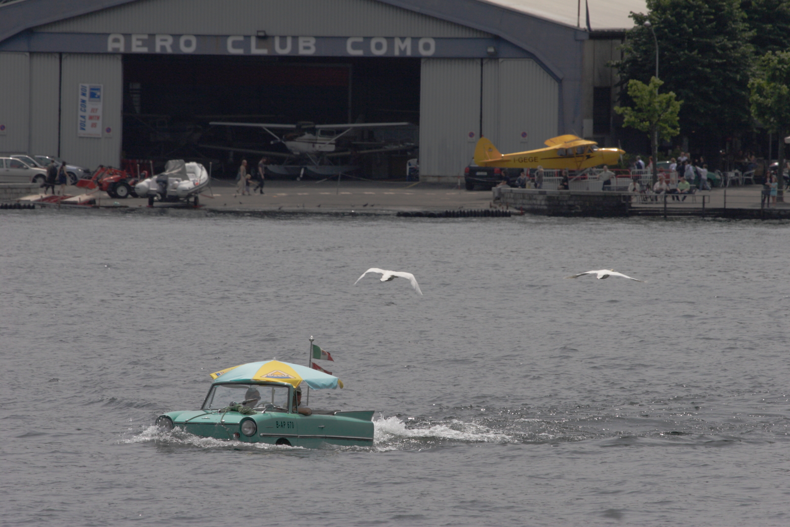 ...Ohh com'è bello andar in.... macchinettaaa