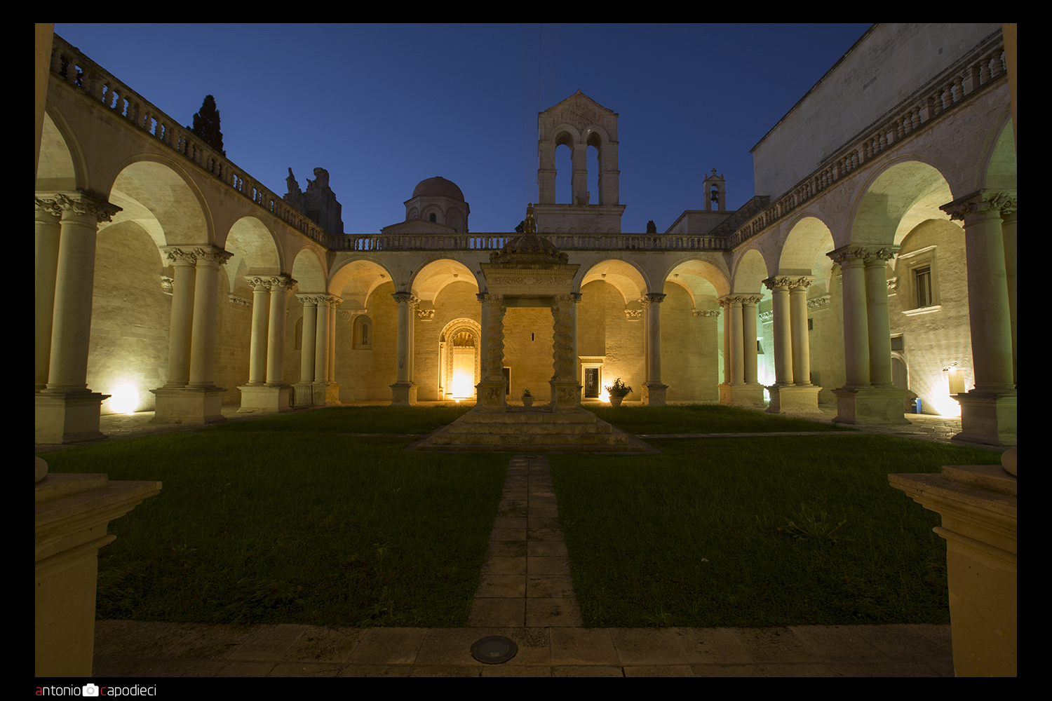 Cloister Olivetani Now Blue